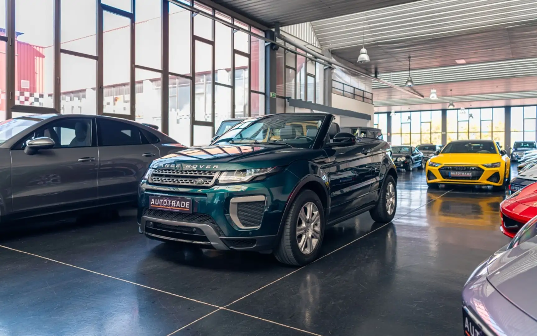 Land Rover Range Rover Evoque Convertible 2.0TD4 SE Dynamic 4WD 180 Aut Grün - 1