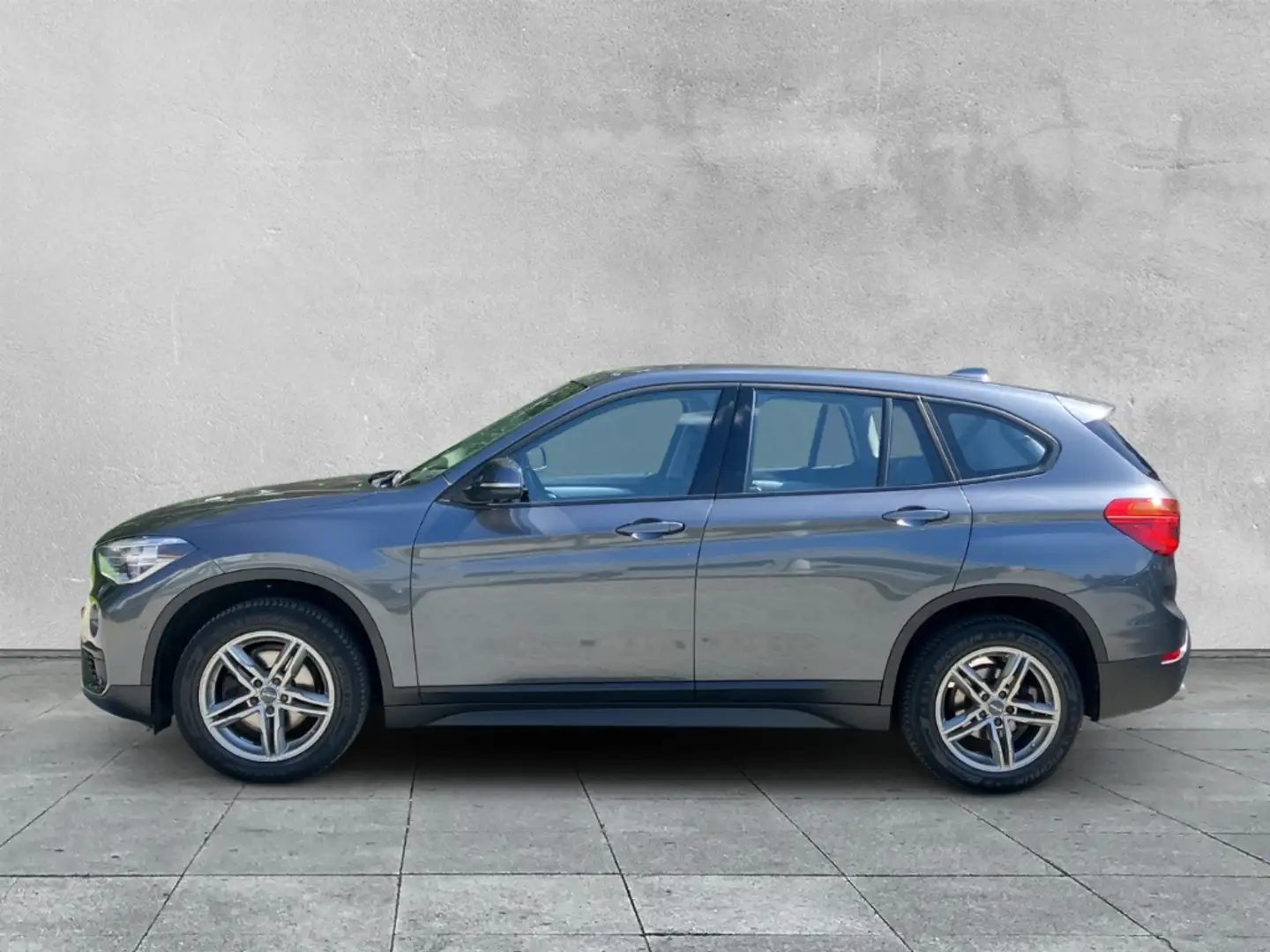 BMW X1 sDRIVE 18i ADVANTAGE Advantage LED+NAVI+SHZ+PDC+KL Grau - 2