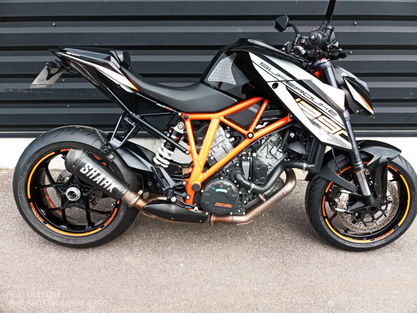 KTM 1290 Super Duke R Negro - 1