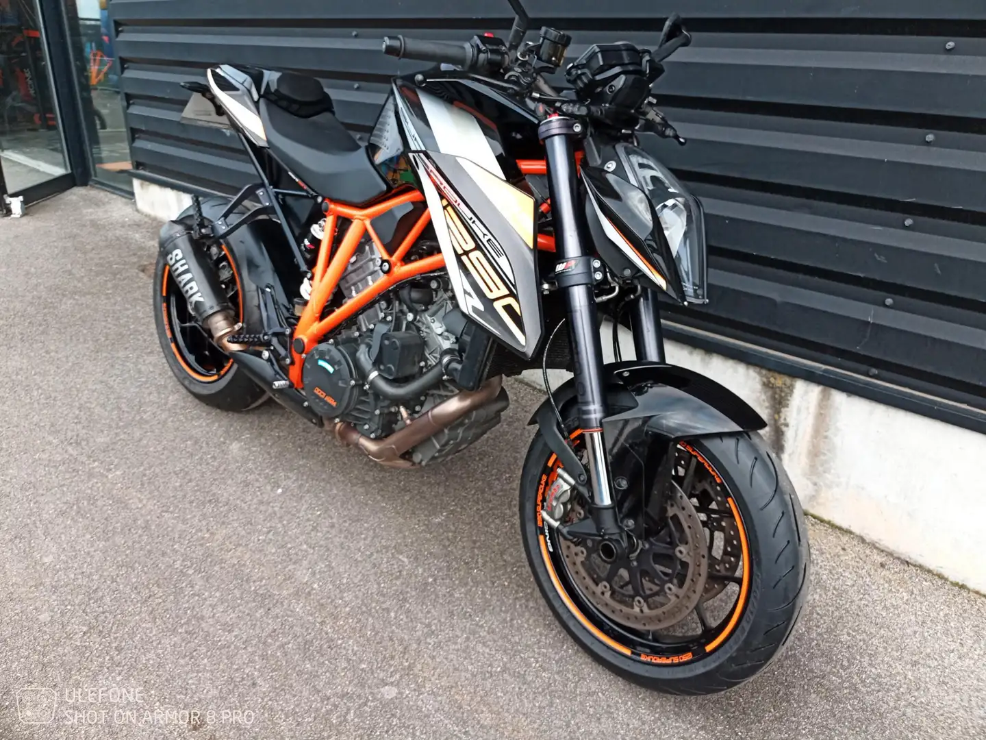 KTM 1290 Super Duke R Negro - 2