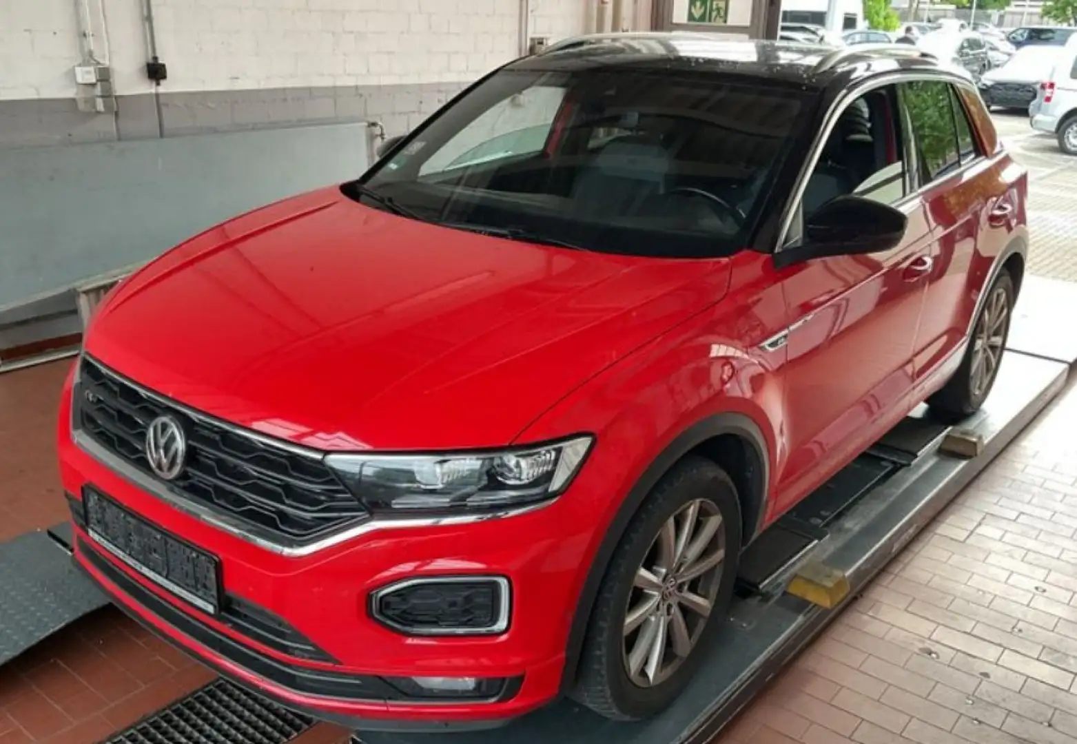 Volkswagen T-Roc Sport 2,0 TSI 4MOTION DSG Rot - 2