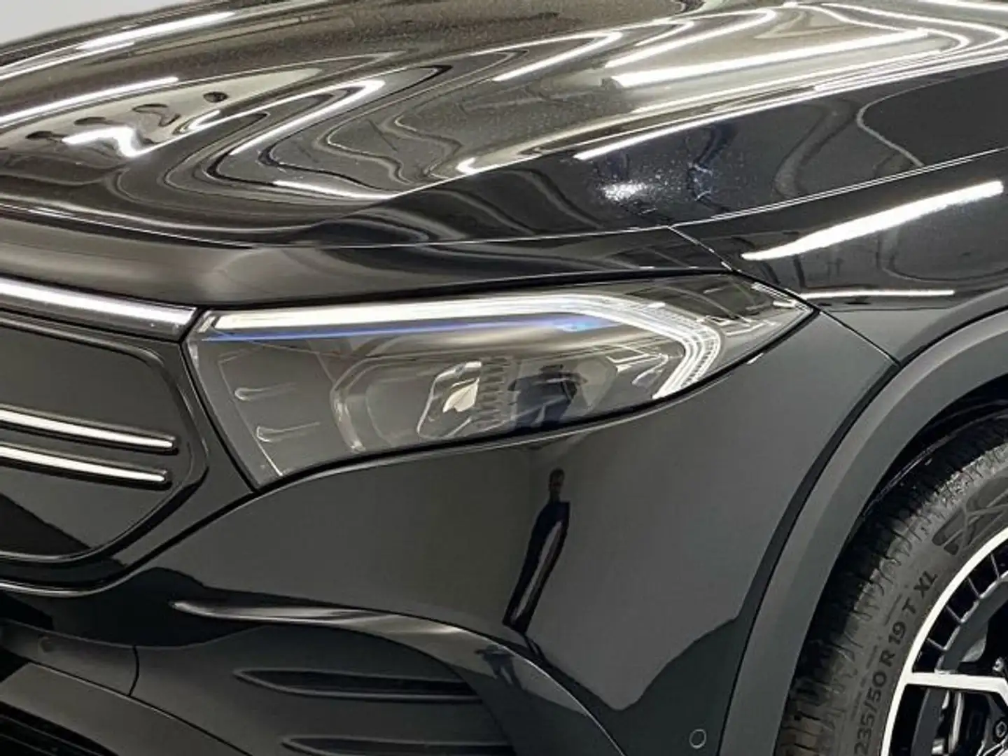 Mercedes-Benz EQB 300 66.5 kWh 4-Matic Luxury Line Noir - 2