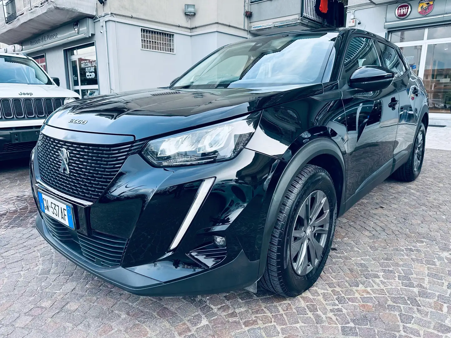 Peugeot 2008 2008 1.2 puretech Active Schwarz - 2