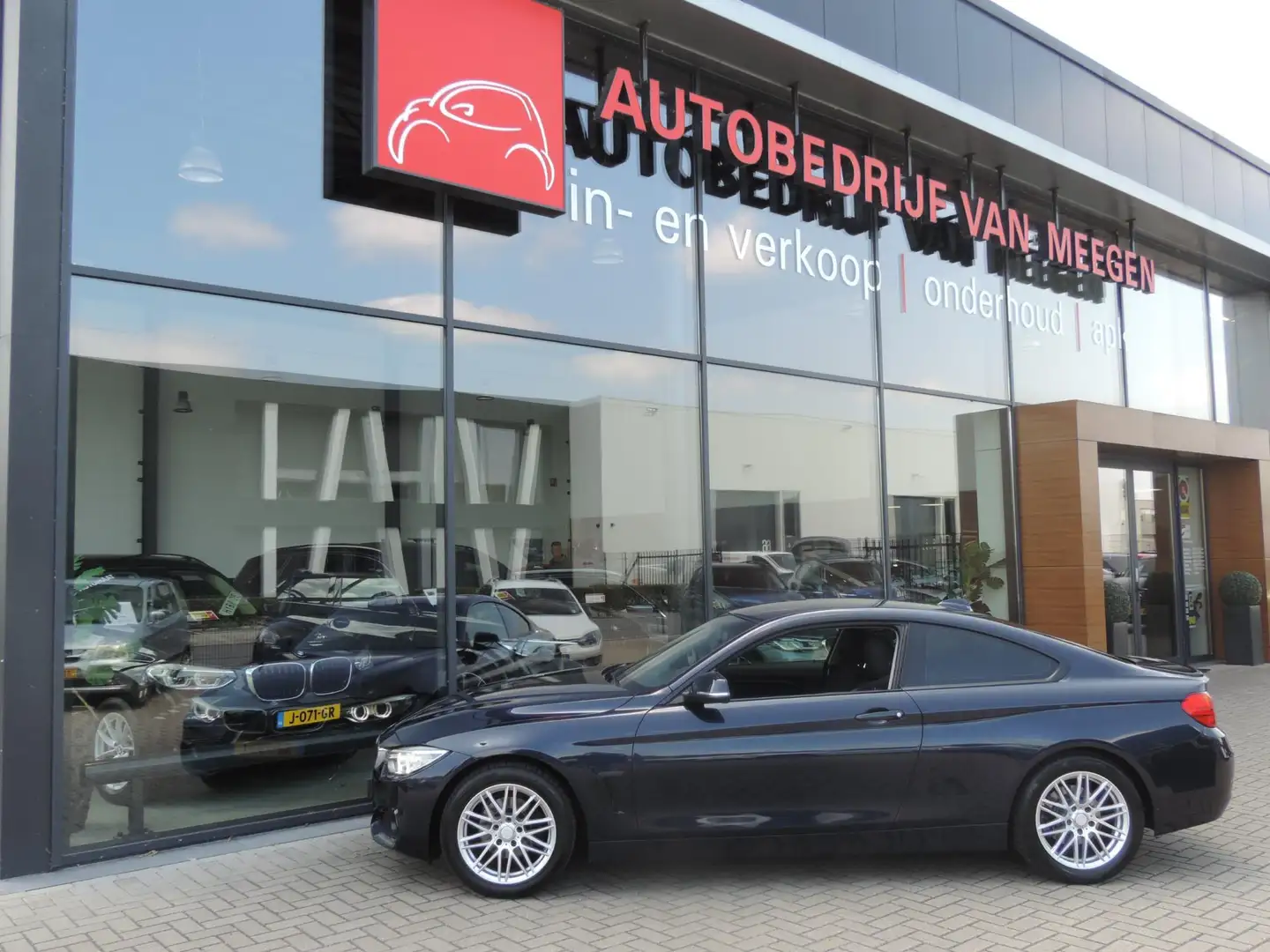 BMW 420 4-serie Coupé 420i Executive | Xenon | ECC | Cruis Blauw - 2