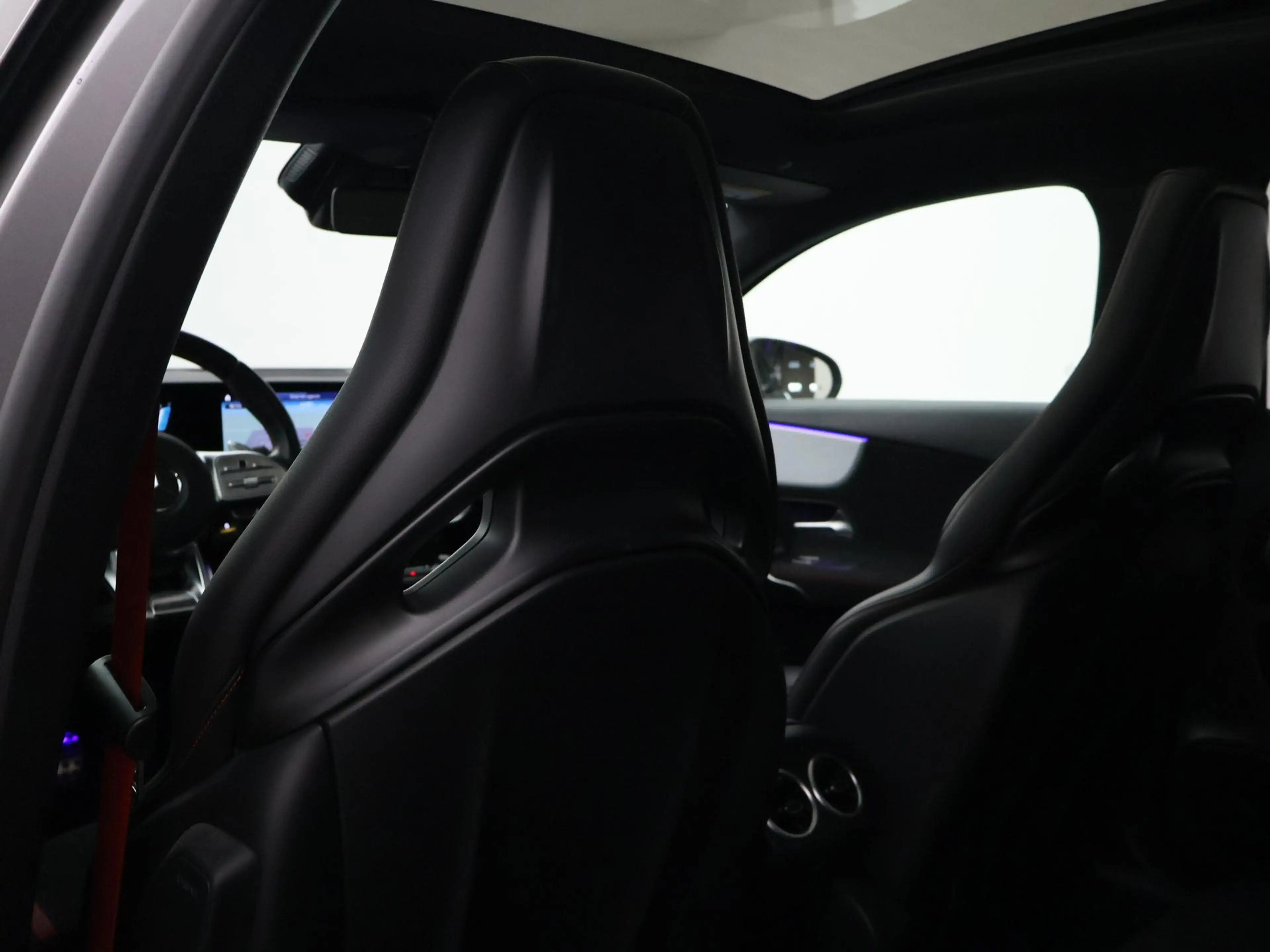 Mercedes-Benz A 35 AMG 4MATIC 306 PK ORIG. NL PANORAMA | BURMESTER | 360 — photo 49