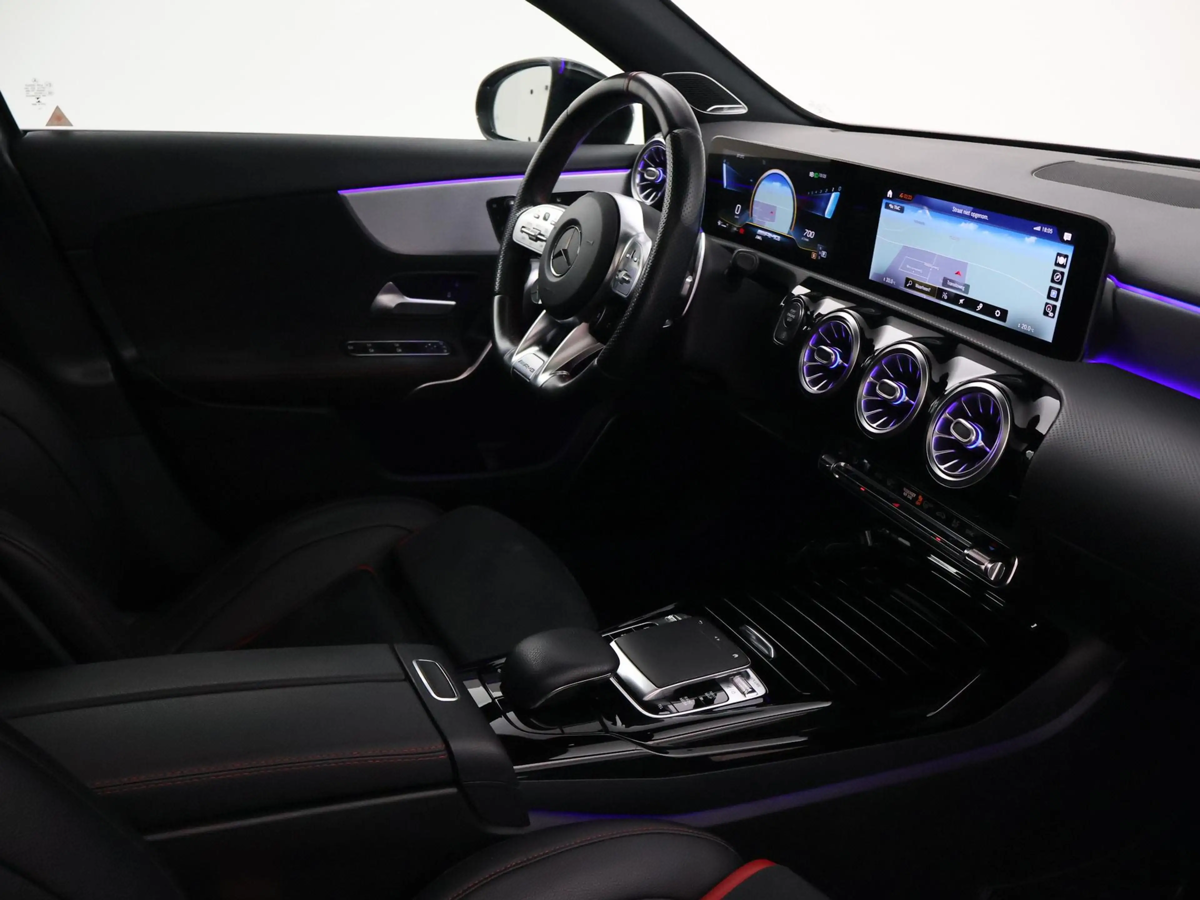 Mercedes-Benz A 35 AMG 4MATIC 306 PK ORIG. NL PANORAMA | BURMESTER | 360 — photo 22