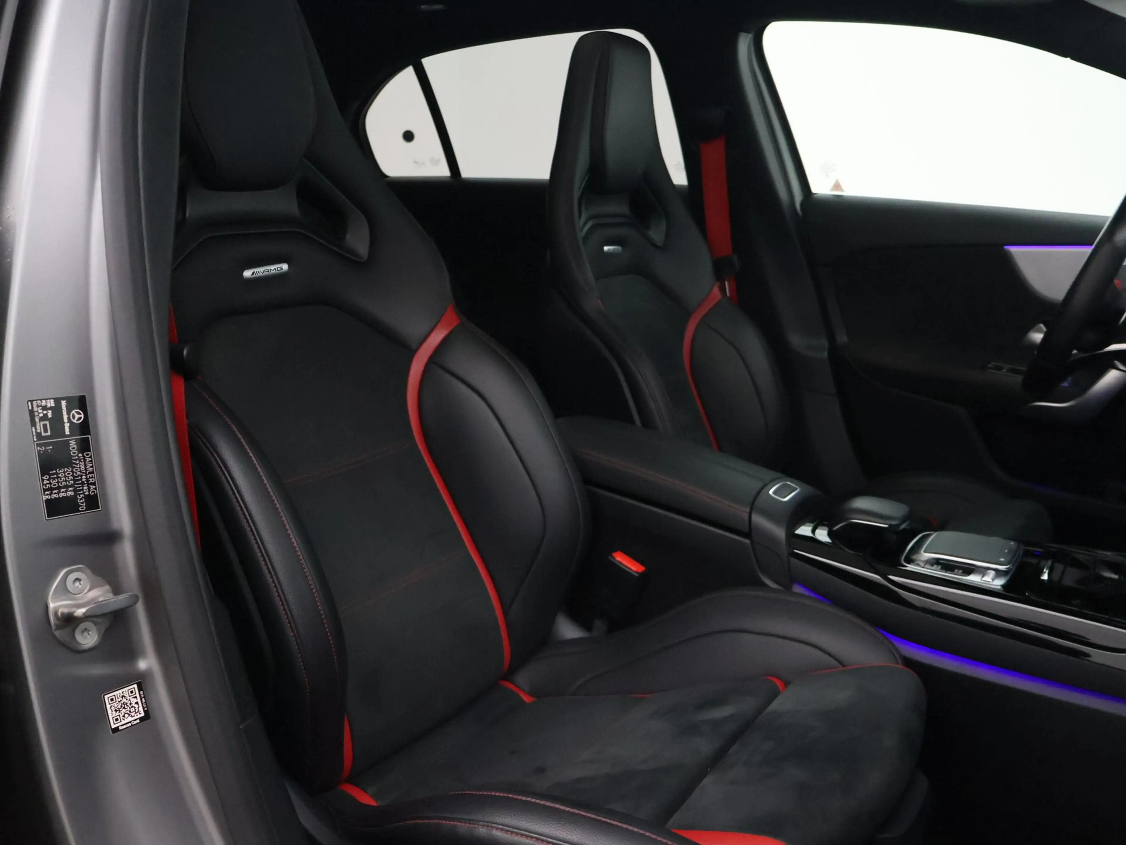 Mercedes-Benz A 35 AMG 4MATIC 306 PK ORIG. NL PANORAMA | BURMESTER | 360 — photo 4