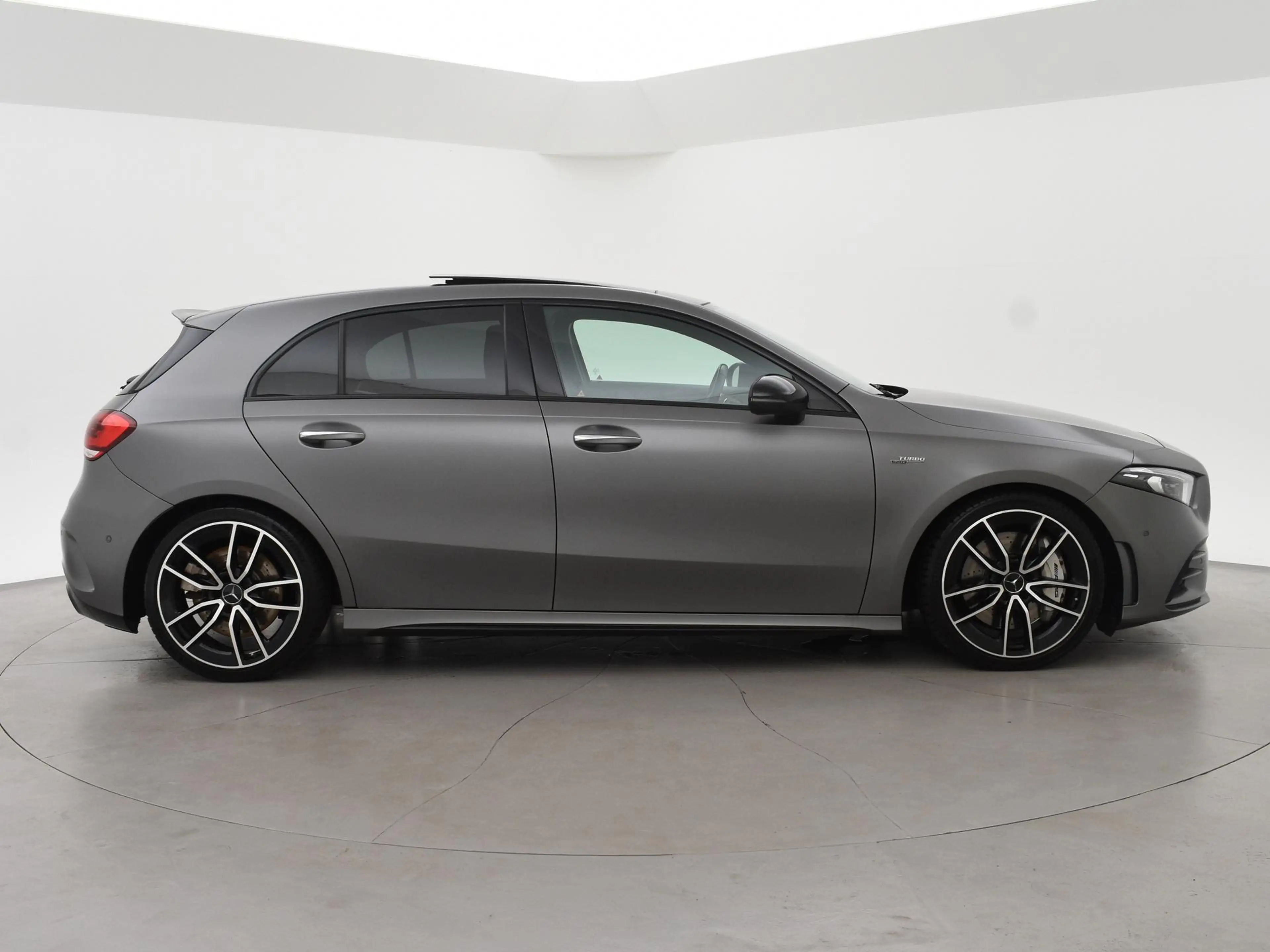 Mercedes-Benz A 35 AMG 4MATIC 306 PK ORIG. NL PANORAMA | BURMESTER | 360 — photo 47