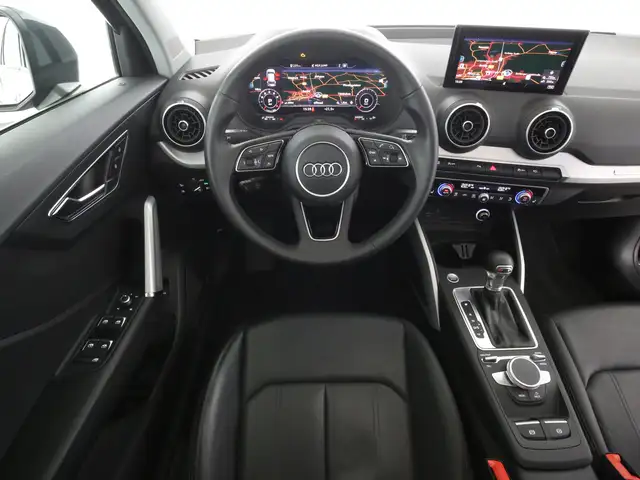 Audi Q2 view 10