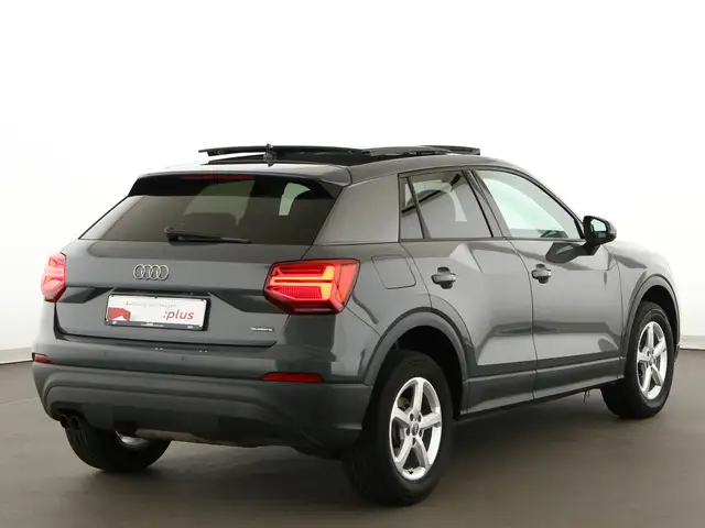 Audi Q2 view 7