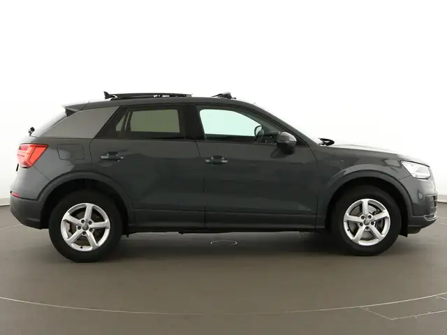 Audi Q2 view 8