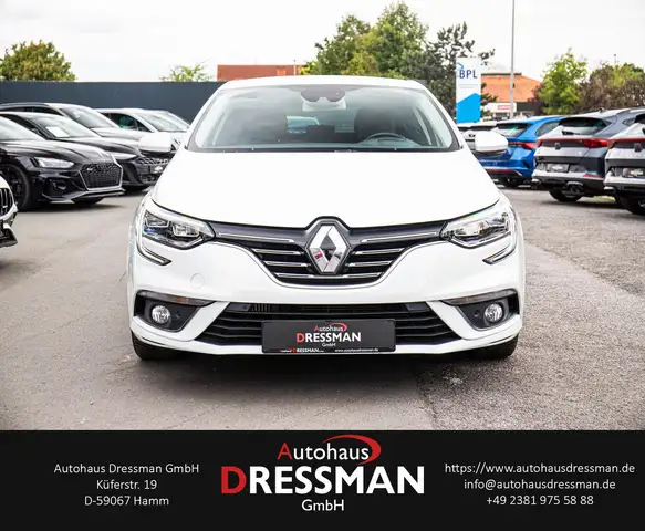 Renault Megane view 2