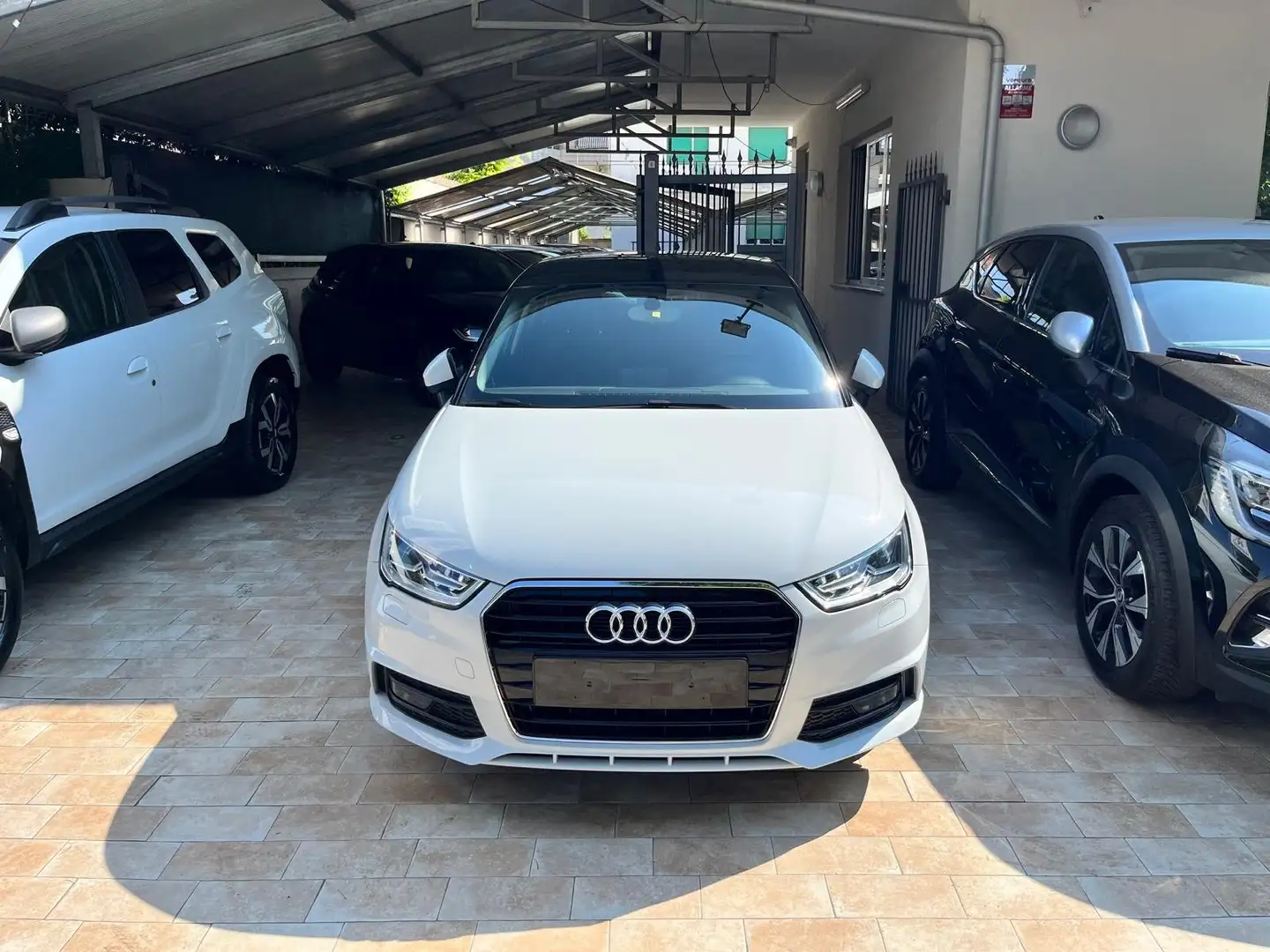 Audi A1 A1 Sportback 1.0 tfsi Admired 82cv Blanc - 1
