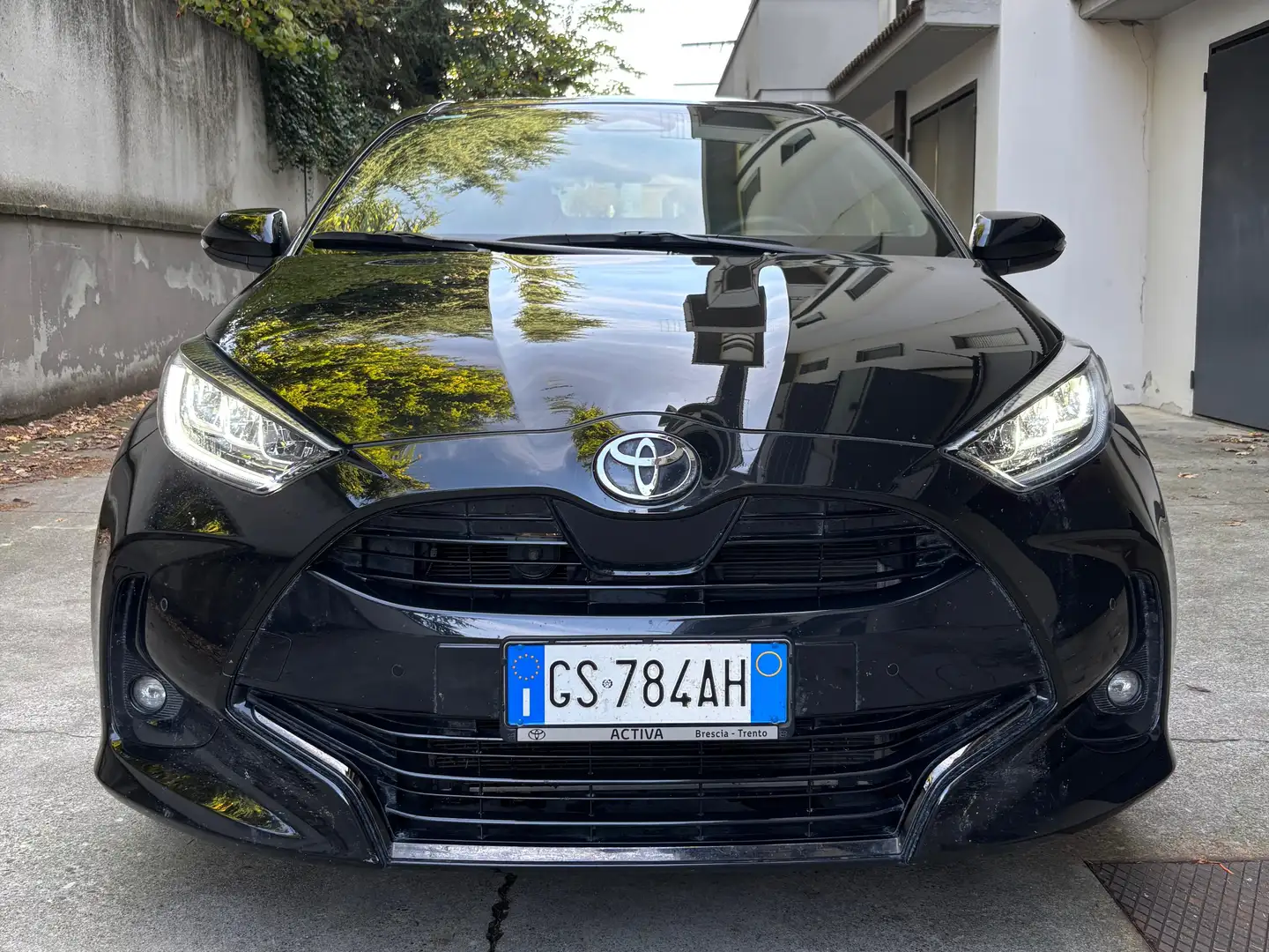Toyota Yaris Yaris IV 2020 1.5h 130 Lounge Nero - 2