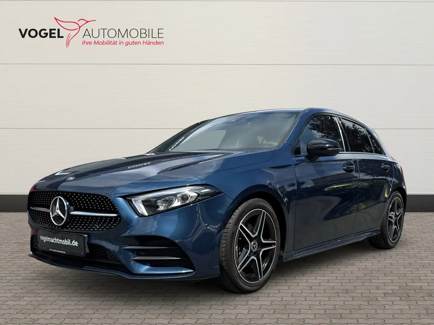 Mercedes-Benz A 180 AMG-Line +Navi+LED+Leder+PDC+SHZ Blauw - 1
