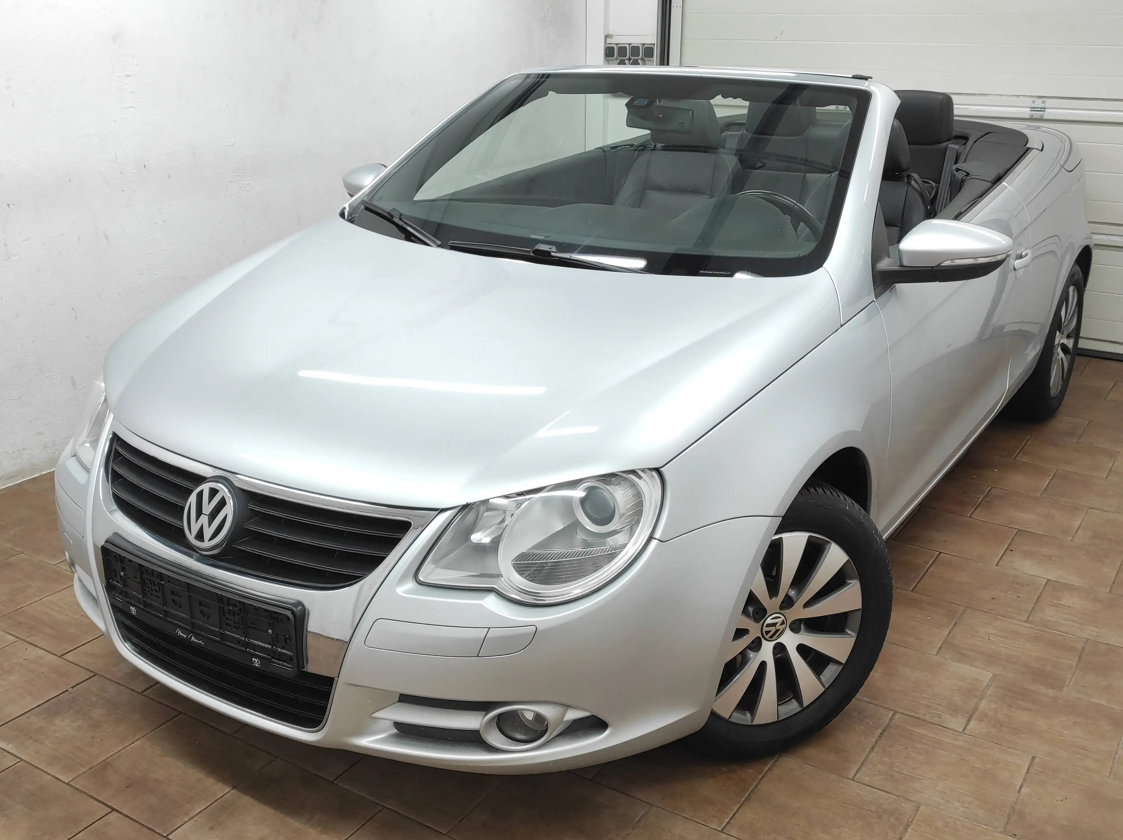 Volkswagen Eos 2.0 TDI KLIMAA NAVI SHZ EURO-5 LEDER PDC ALLWETTER