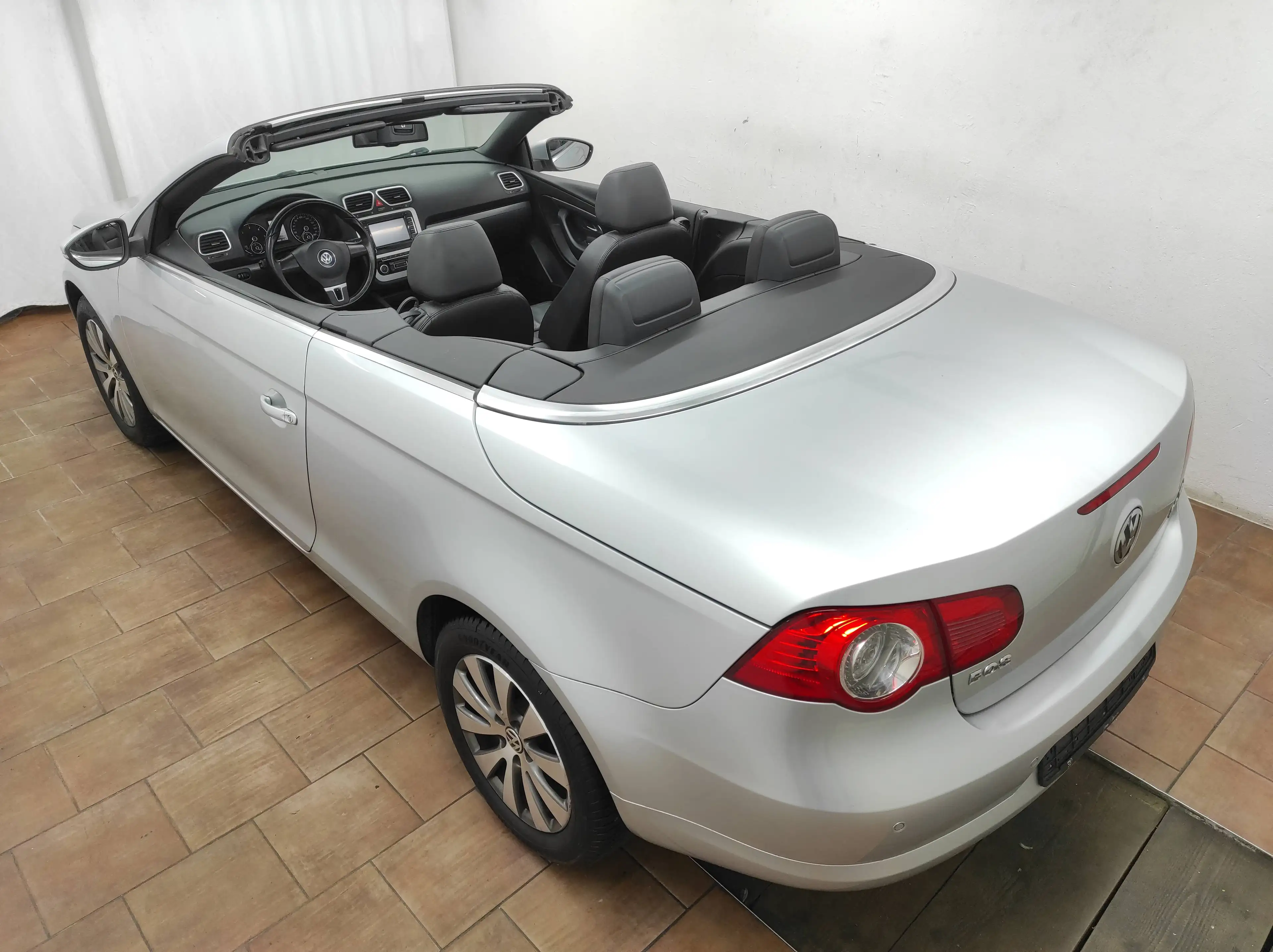 Volkswagen Eos 2.0 TDI KLIMAA NAVI SHZ EURO-5 LEDER PDC ALLWETTER — photo 6