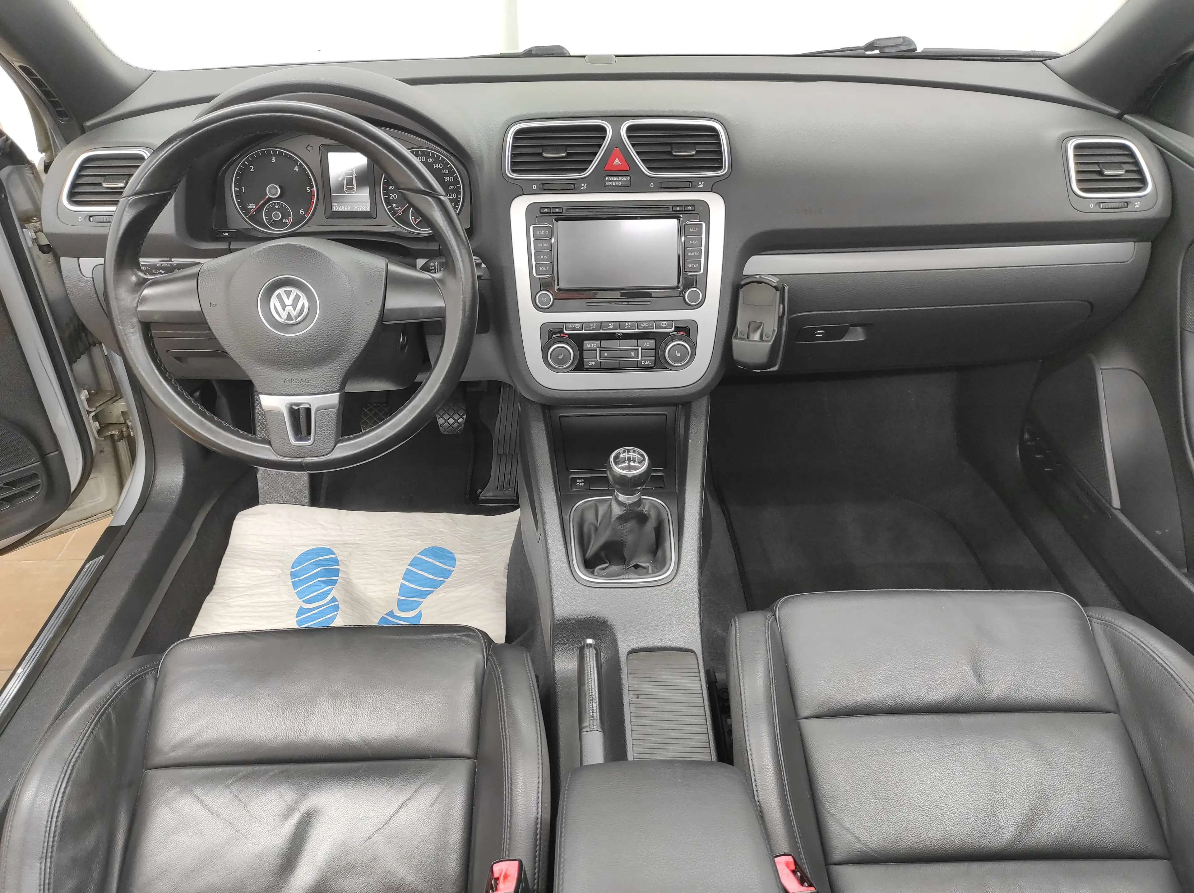 Volkswagen Eos 2.0 TDI KLIMAA NAVI SHZ EURO-5 LEDER PDC ALLWETTER — photo 12