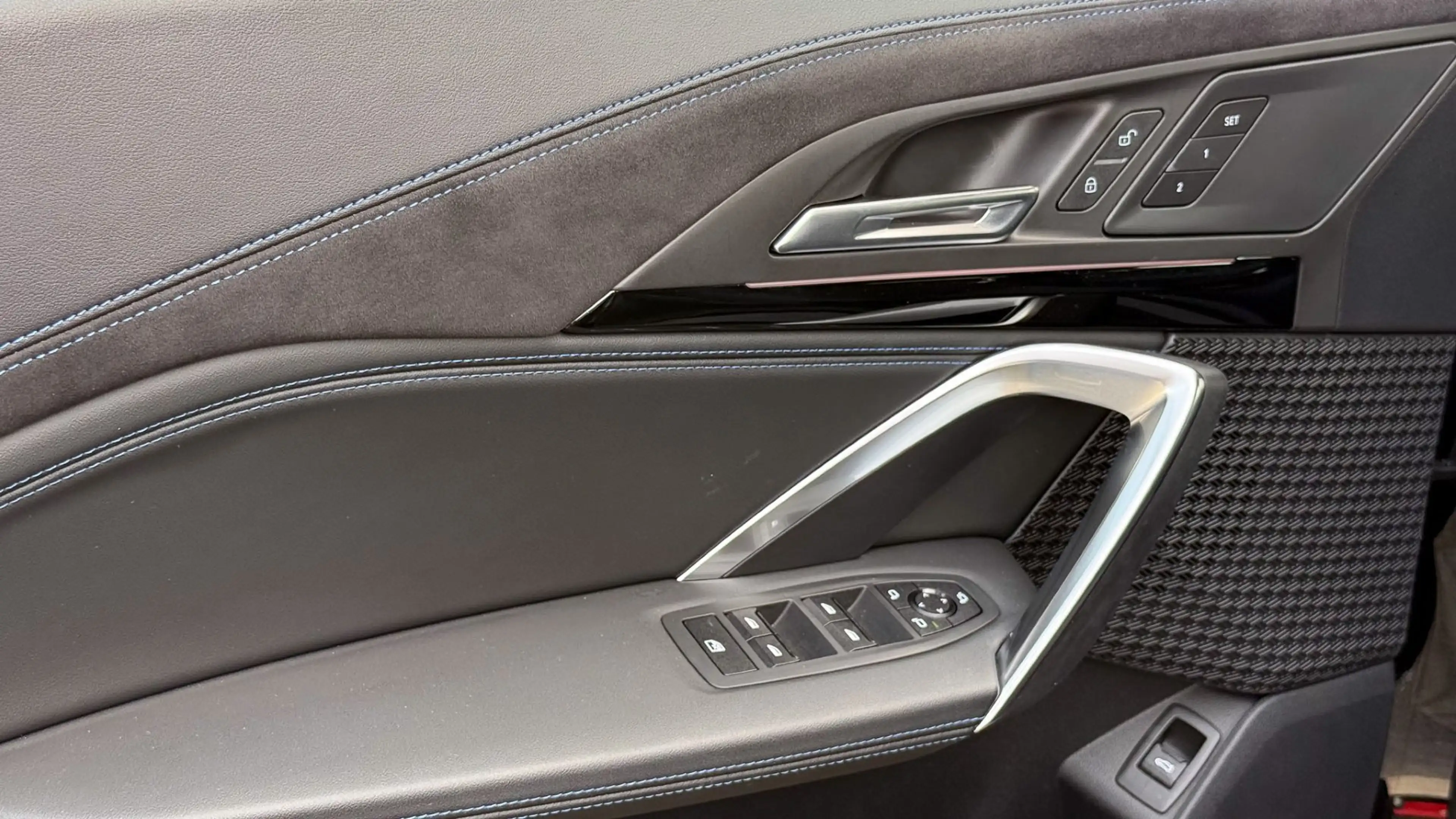 BMW X2 sDrive18d M-Sportpaket Pro — photo 12