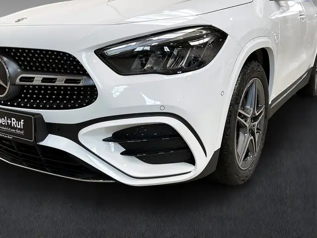 Mercedes-Benz Gla Class view 15