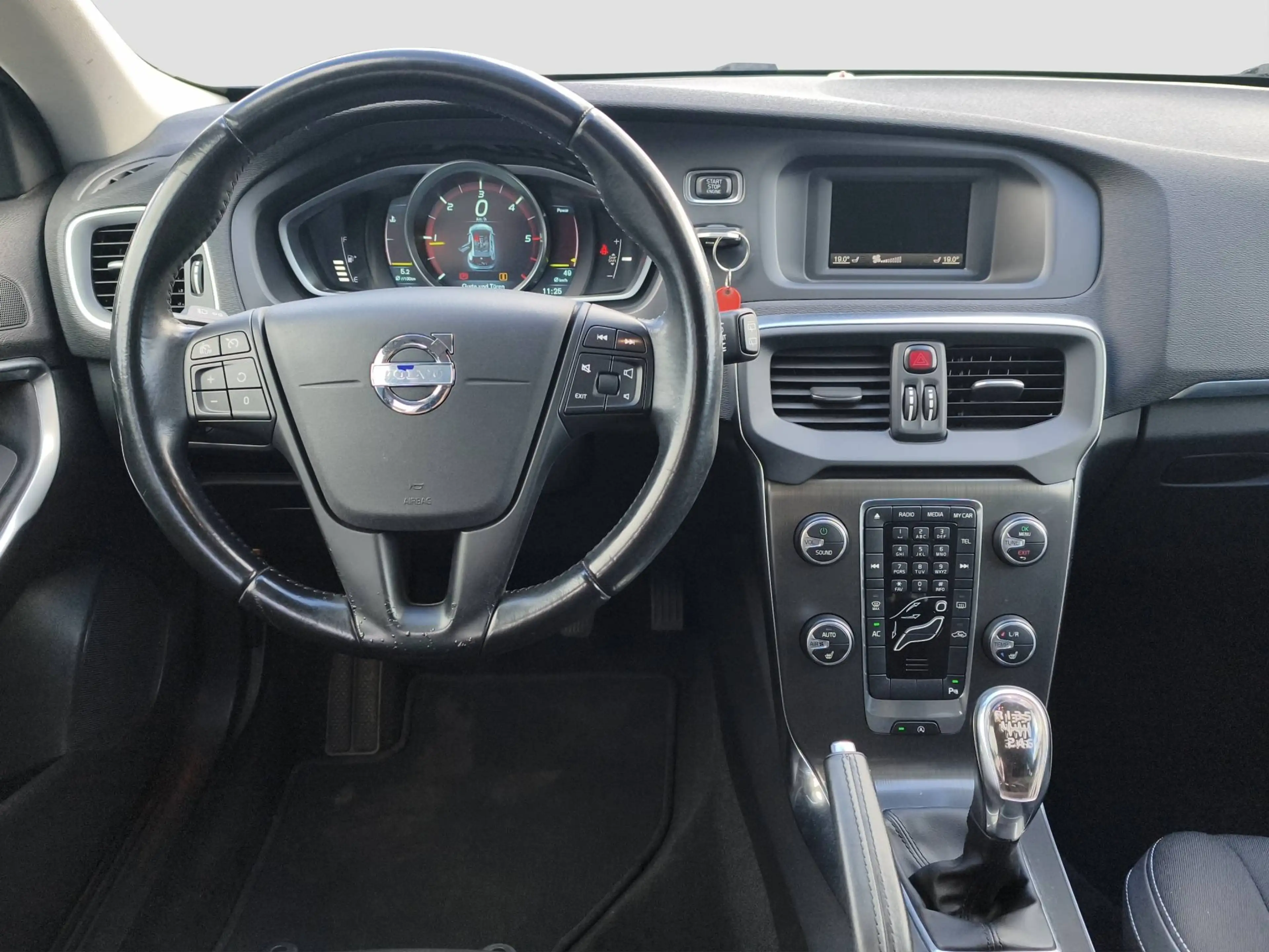 Volvo V40 You! — photo 10