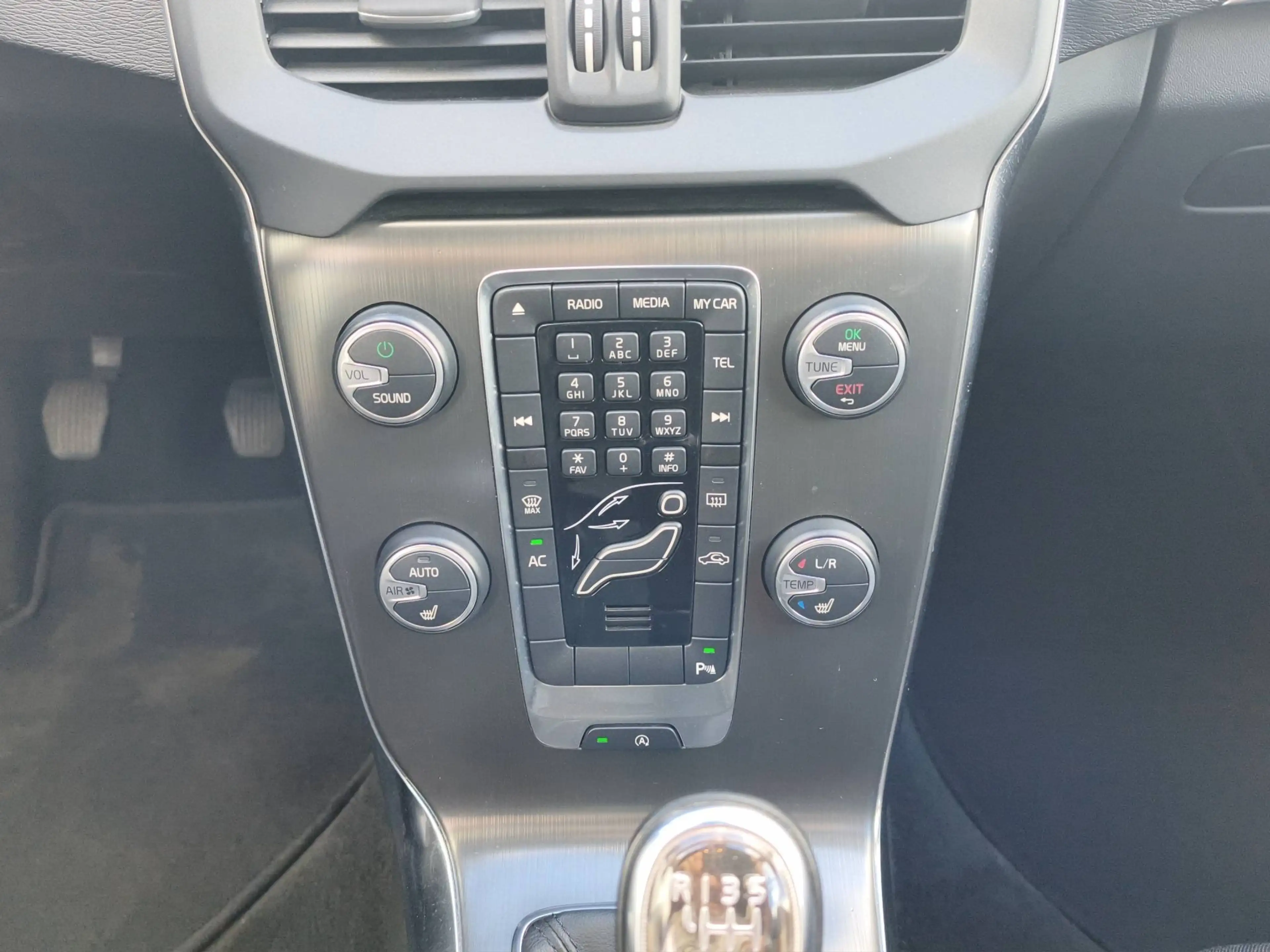Volvo V40 You! — photo 12