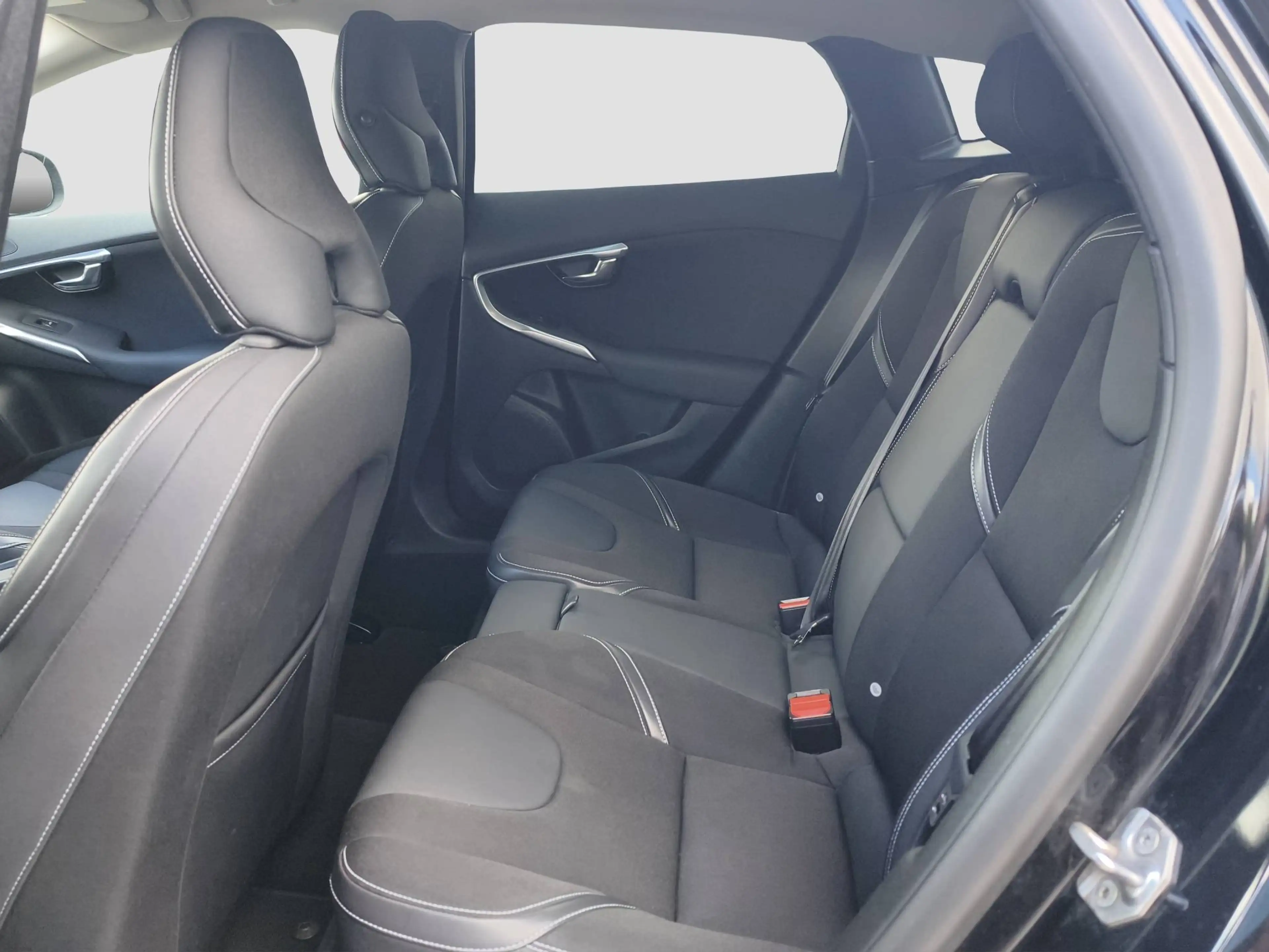 Volvo V40 You! — photo 14
