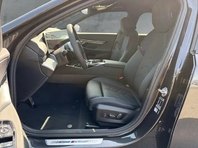 BMW M view 8
