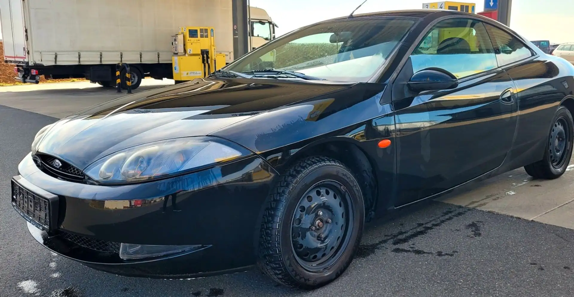 Ford Cougar 2.0 Futura Komfort/Tüv.Neu/8Fach Schwarz - 1