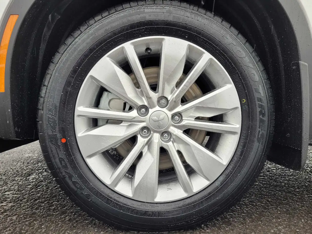 Mitsubishi Outlander снимка Mitsubishi Outlander