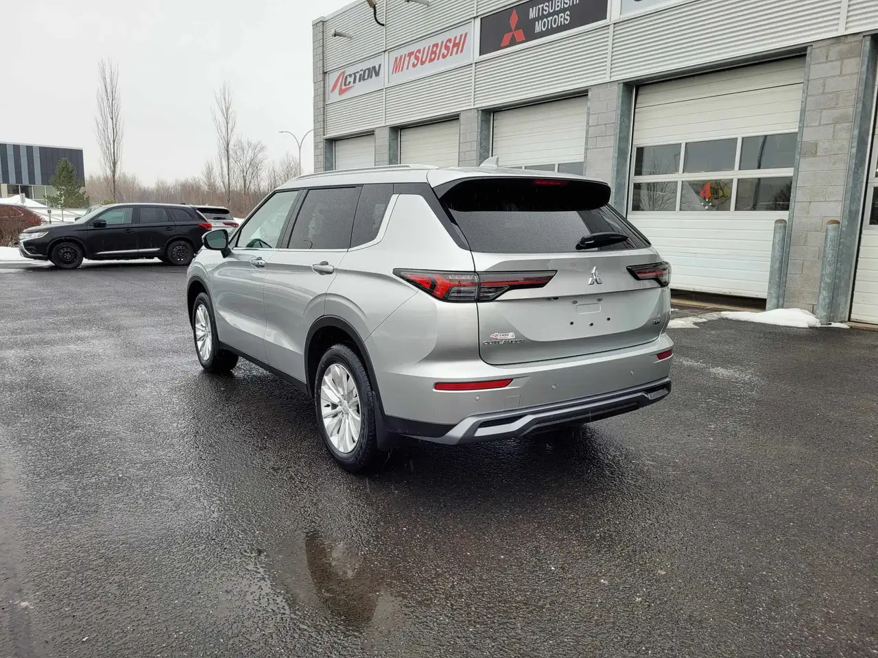 Mitsubishi Outlander снимка Mitsubishi Outlander
