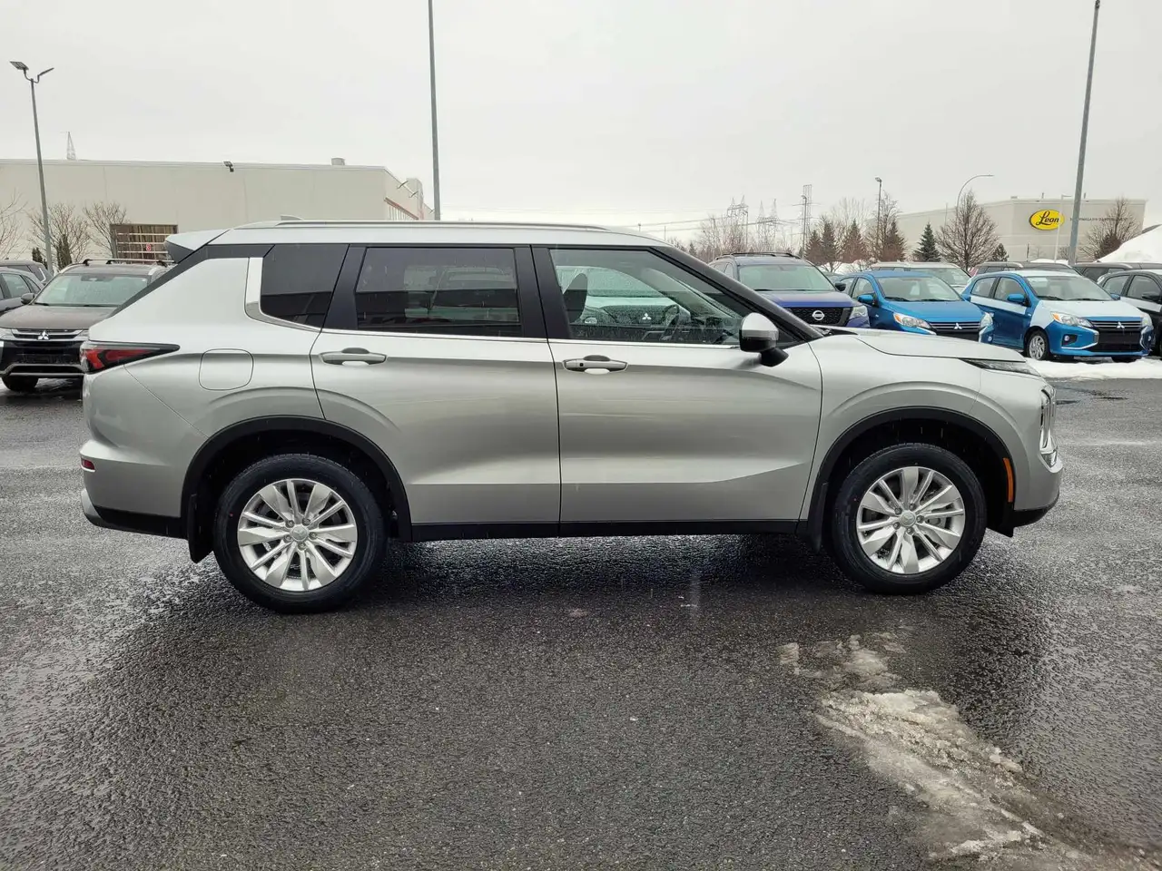 Mitsubishi Outlander снимка Mitsubishi Outlander