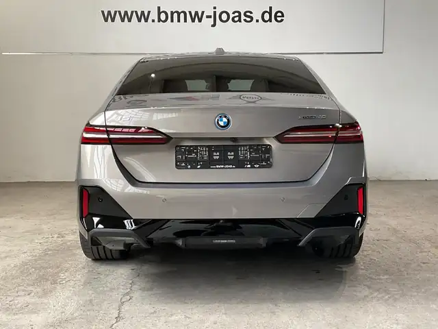 BMW I5 view 13