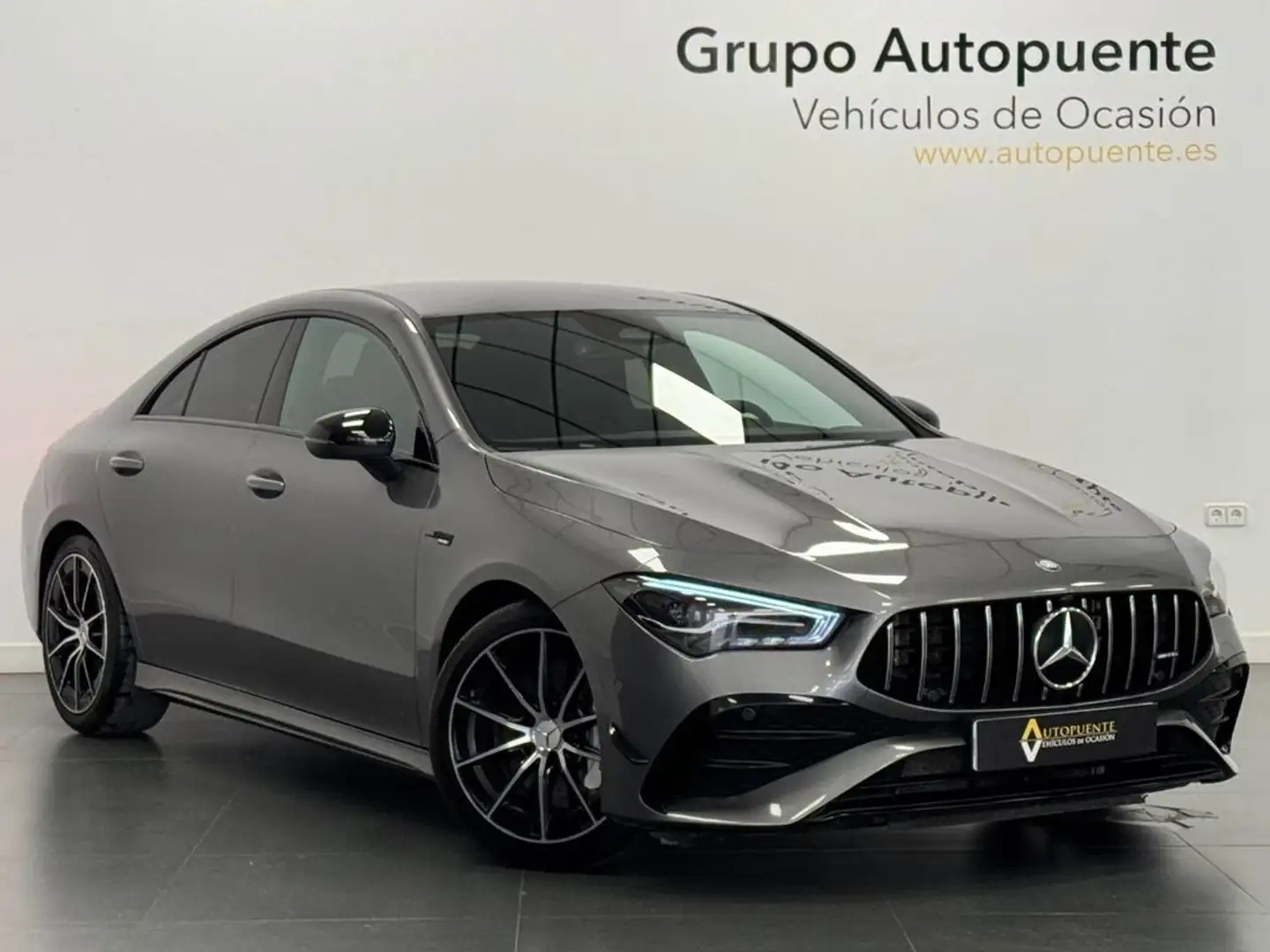 Mercedes-Benz CLA 45 AMG Gris - 1