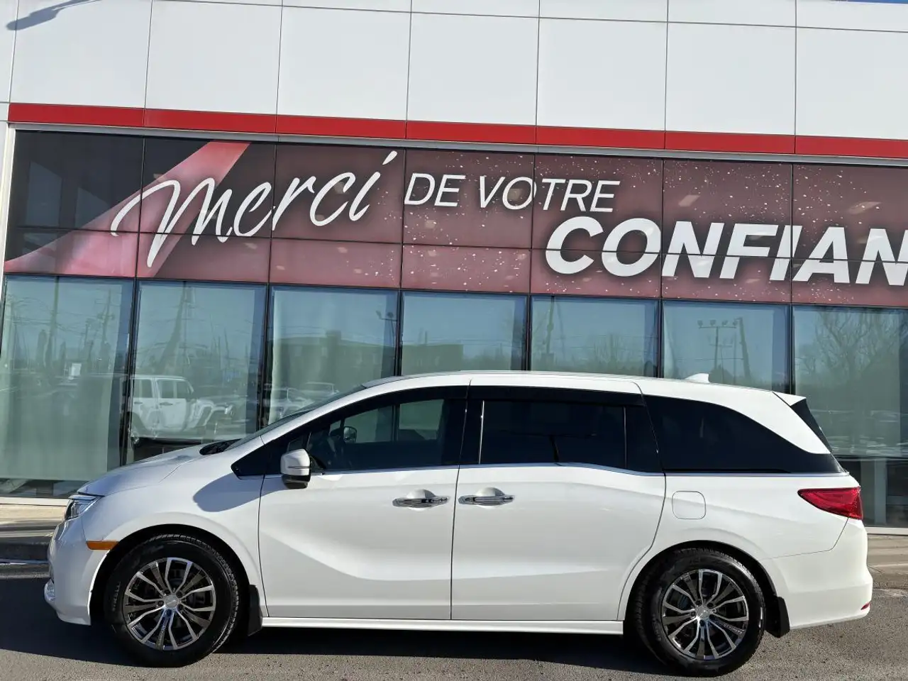 Honda Odyssey снимка Honda Odyssey