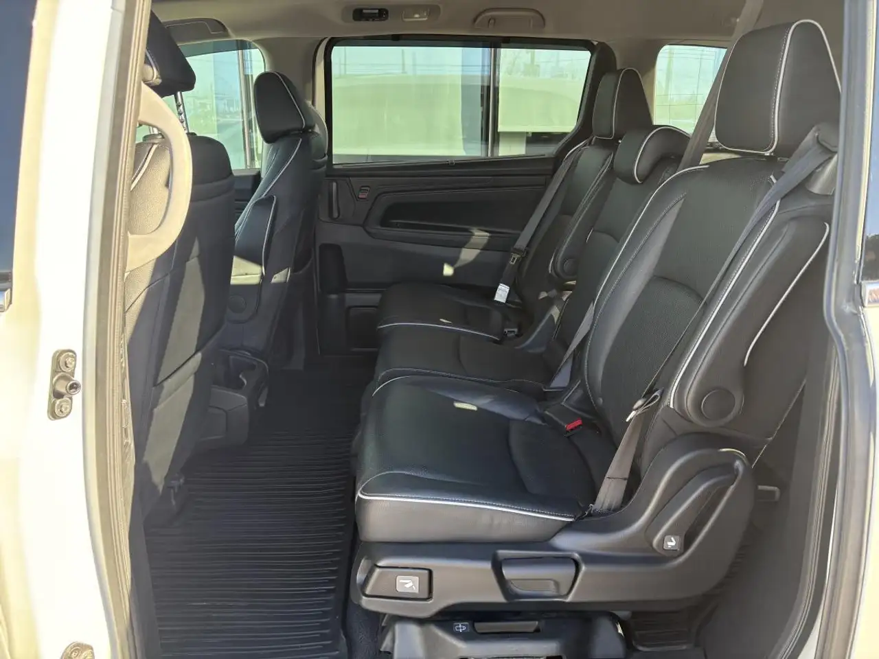 Honda Odyssey снимка Honda Odyssey