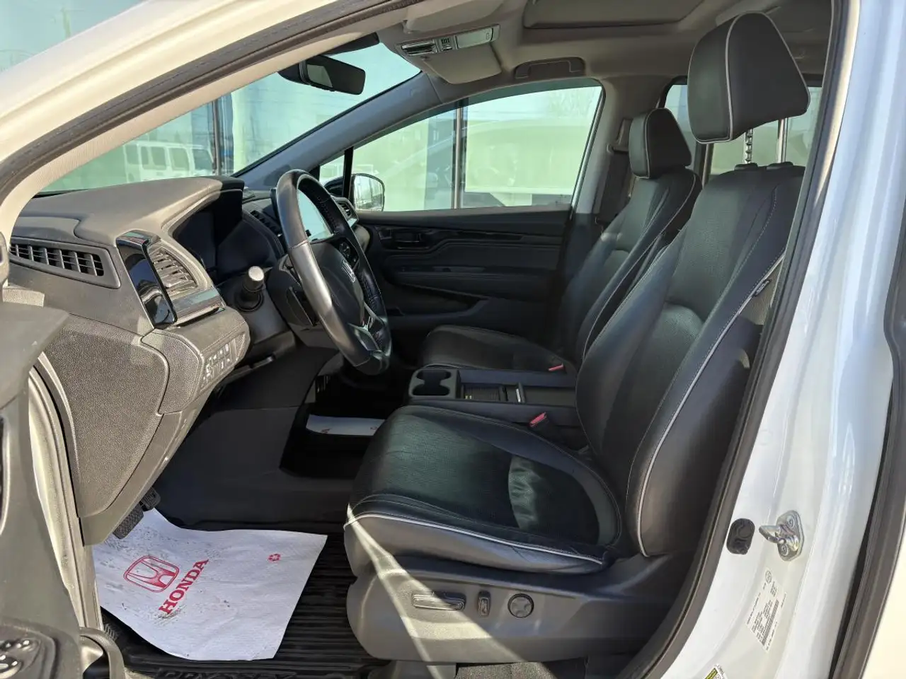 Honda Odyssey снимка Honda Odyssey