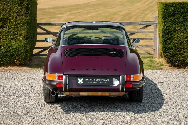 Porsche 911 view 6