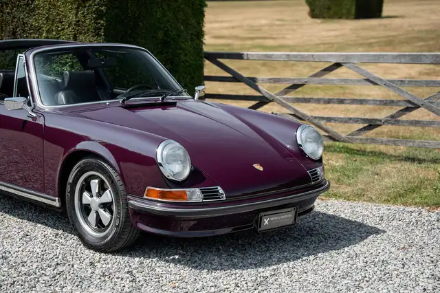 Porsche 911 view 9