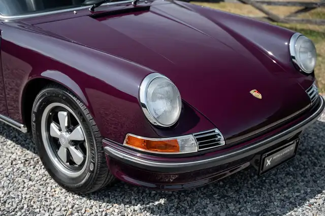 Porsche 911 view 11
