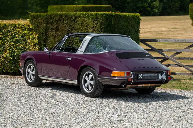 Porsche 911 view 2