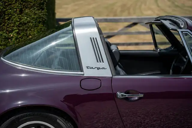 Porsche 911 view 14