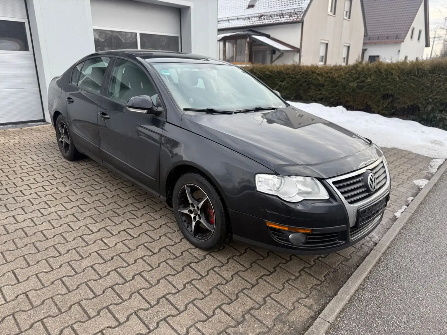 Volkswagen Passat Lim. 1.9 TDI *77KW / 105PS* Schwarz - 1