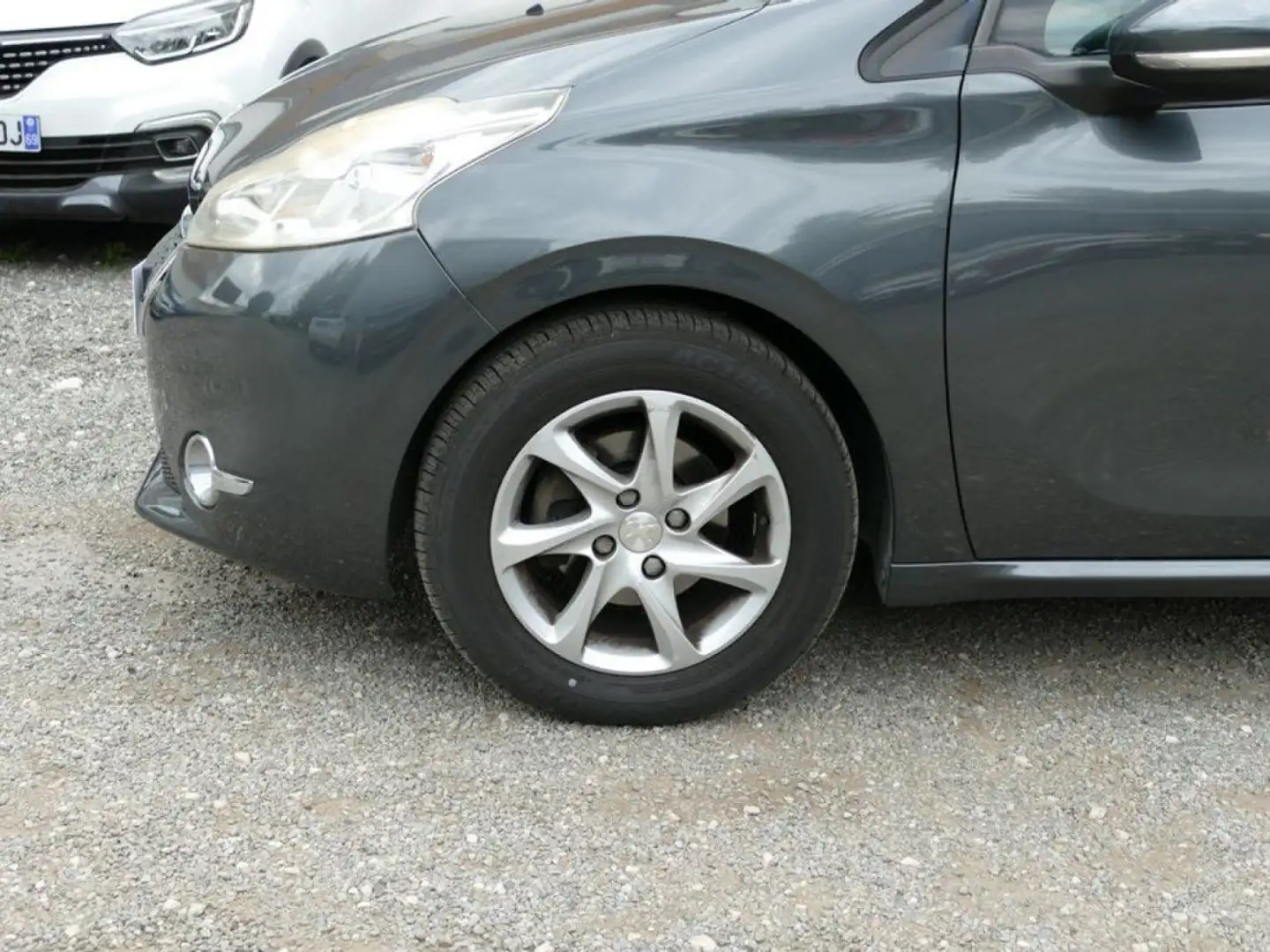 Peugeot 208 1.2 82 Ch ACTIVE BVM5 Gris - 2