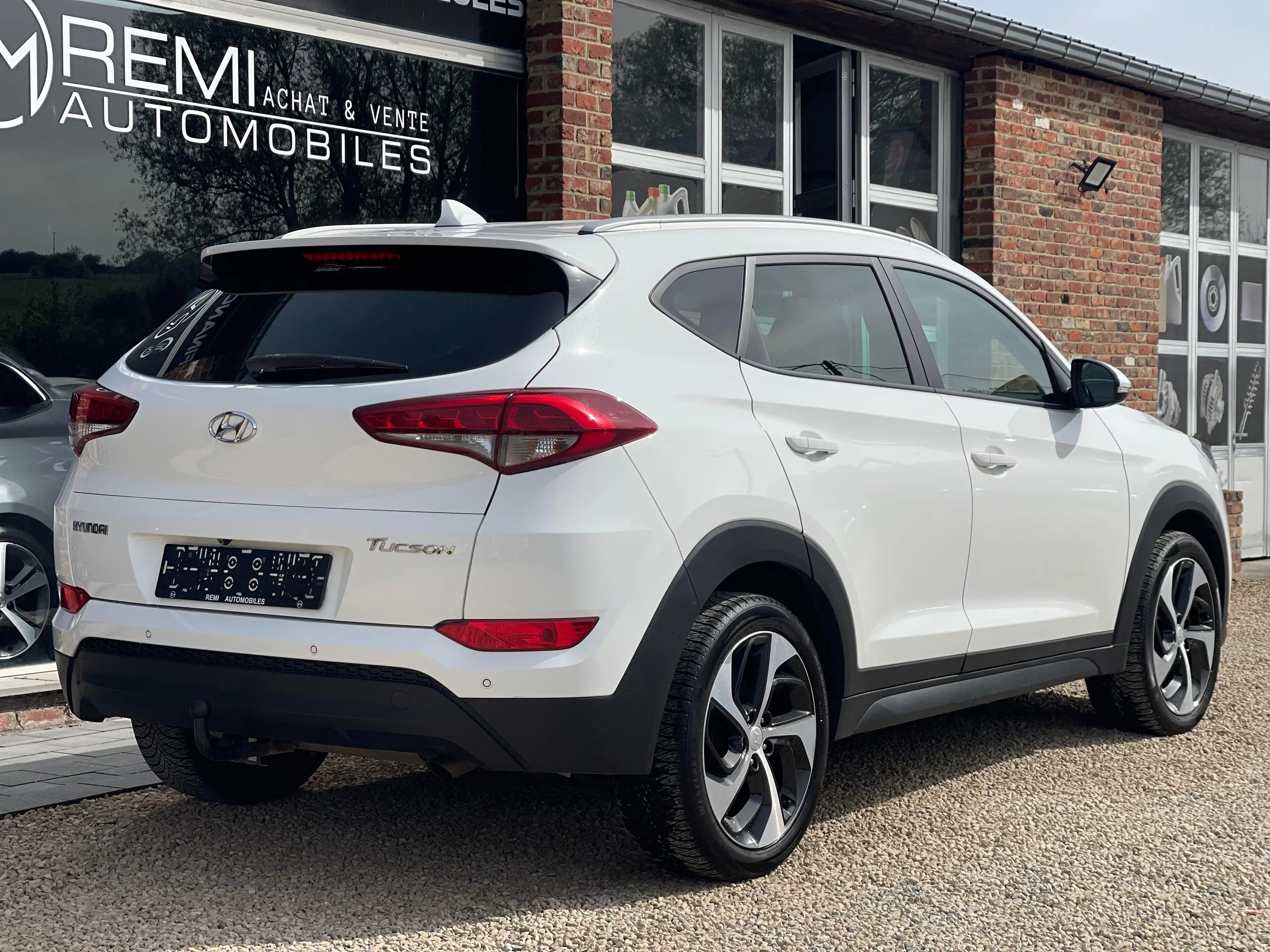 Hyundai TUCSON 1.7 116CH CARNET COMPLET*CAMERA*NAV — photo 5