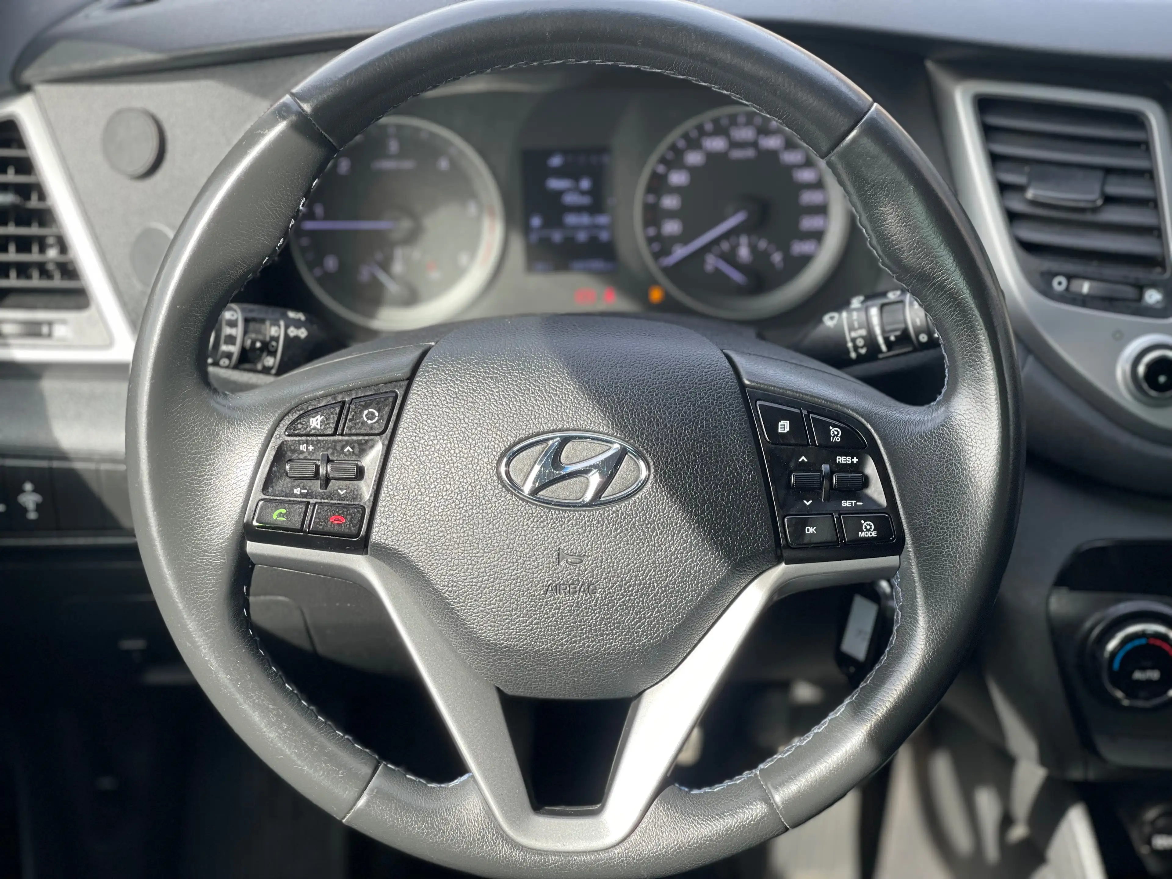 Hyundai TUCSON 1.7 116CH CARNET COMPLET*CAMERA*NAV — photo 14