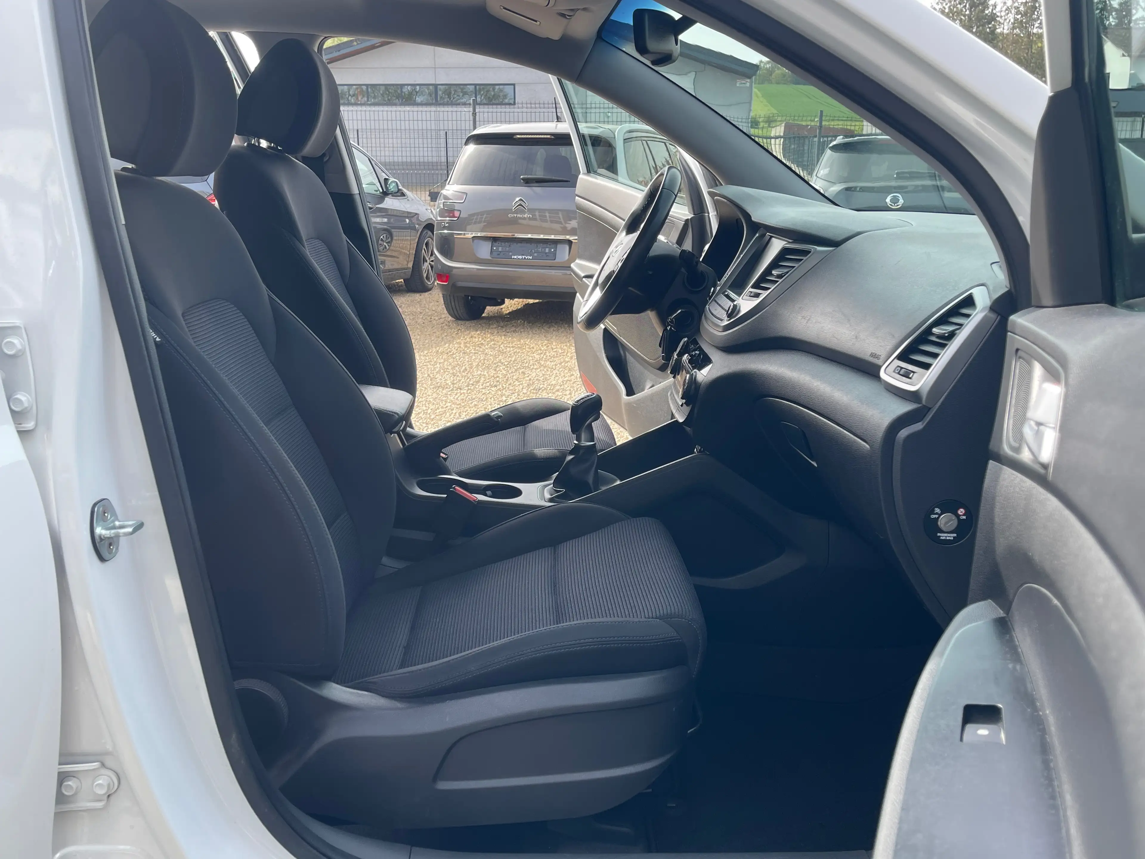 Hyundai TUCSON 1.7 116CH CARNET COMPLET*CAMERA*NAV — photo 12