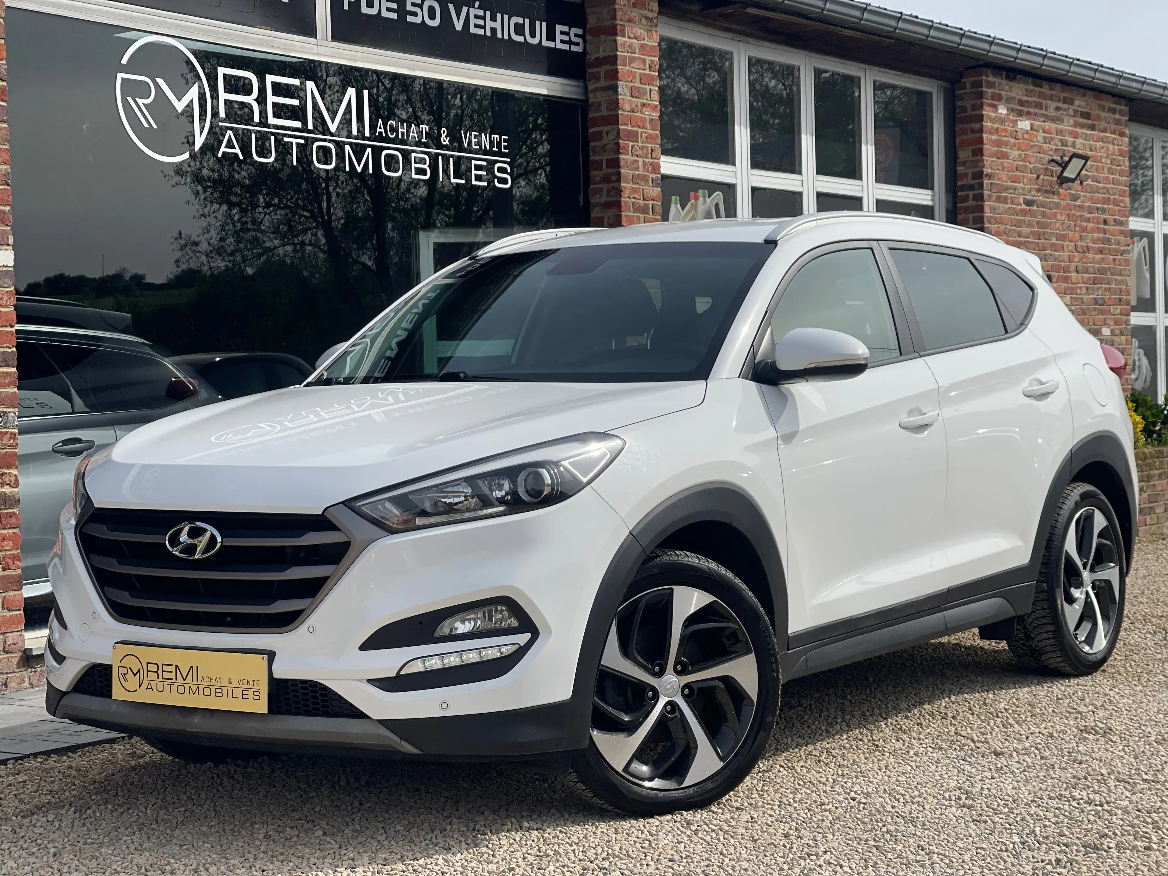 Hyundai TUCSON 1.7 116CH CARNET COMPLET*CAMERA*NAV