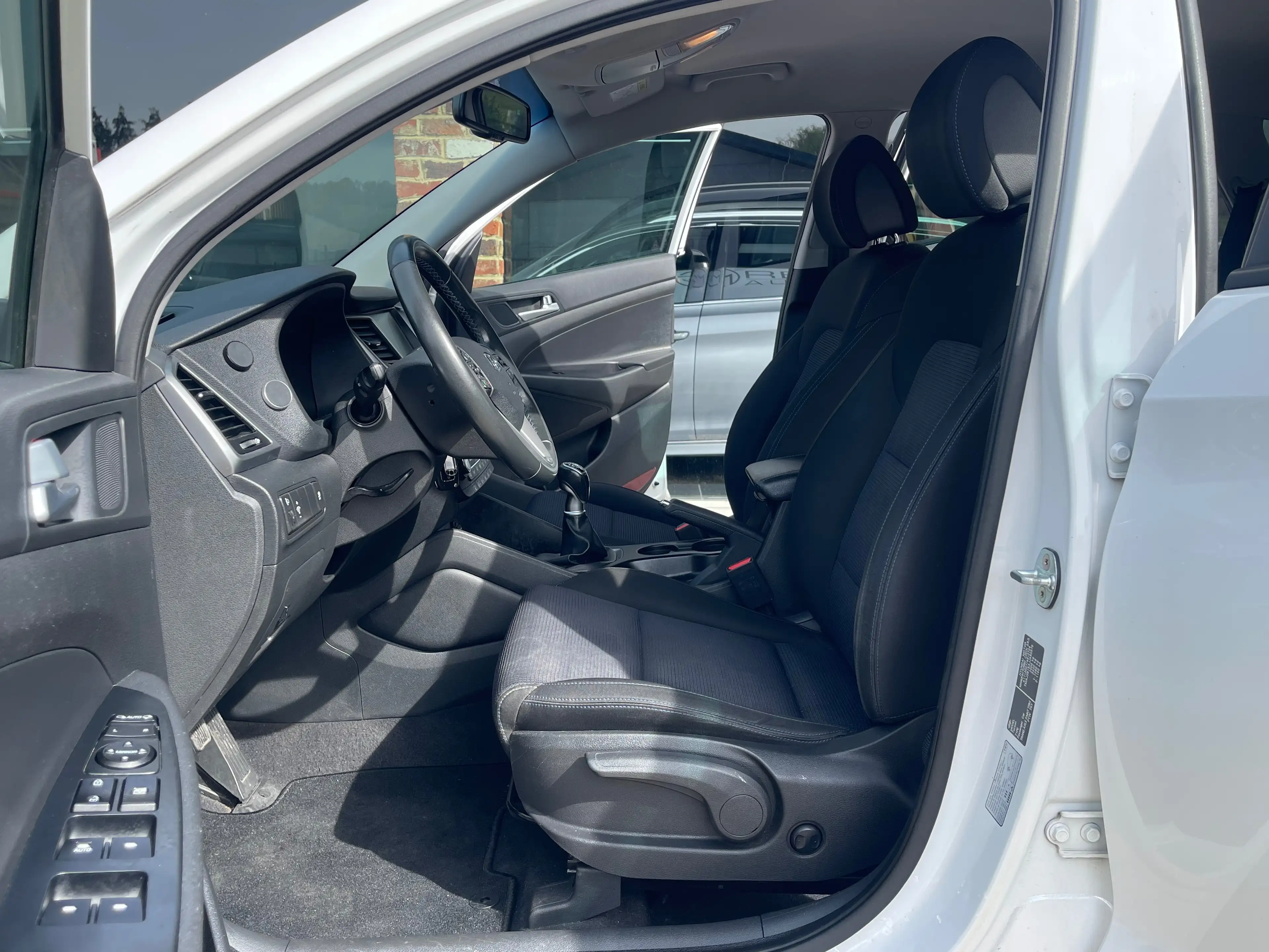 Hyundai TUCSON 1.7 116CH CARNET COMPLET*CAMERA*NAV — photo 11