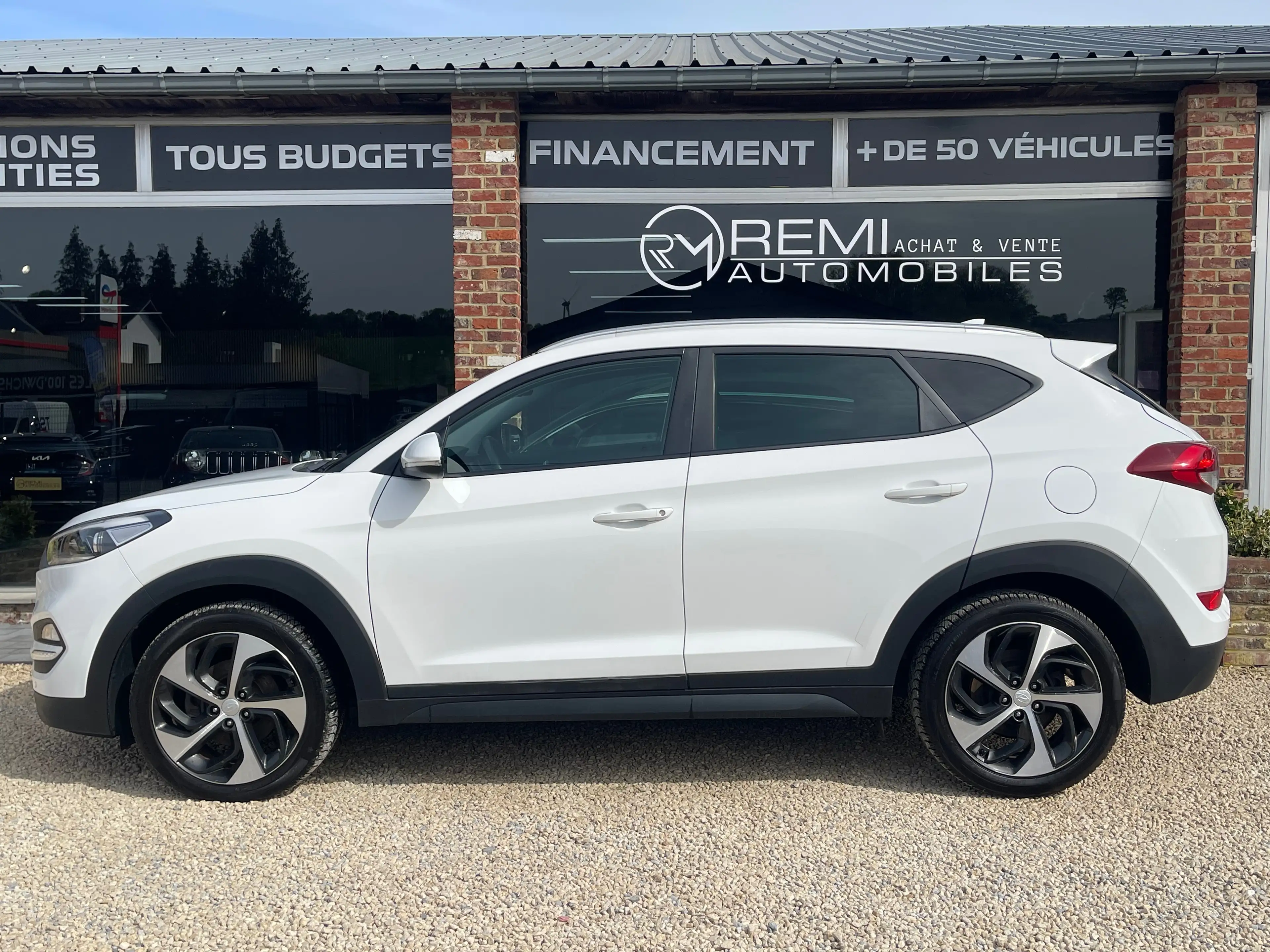 Hyundai TUCSON 1.7 116CH CARNET COMPLET*CAMERA*NAV — photo 2